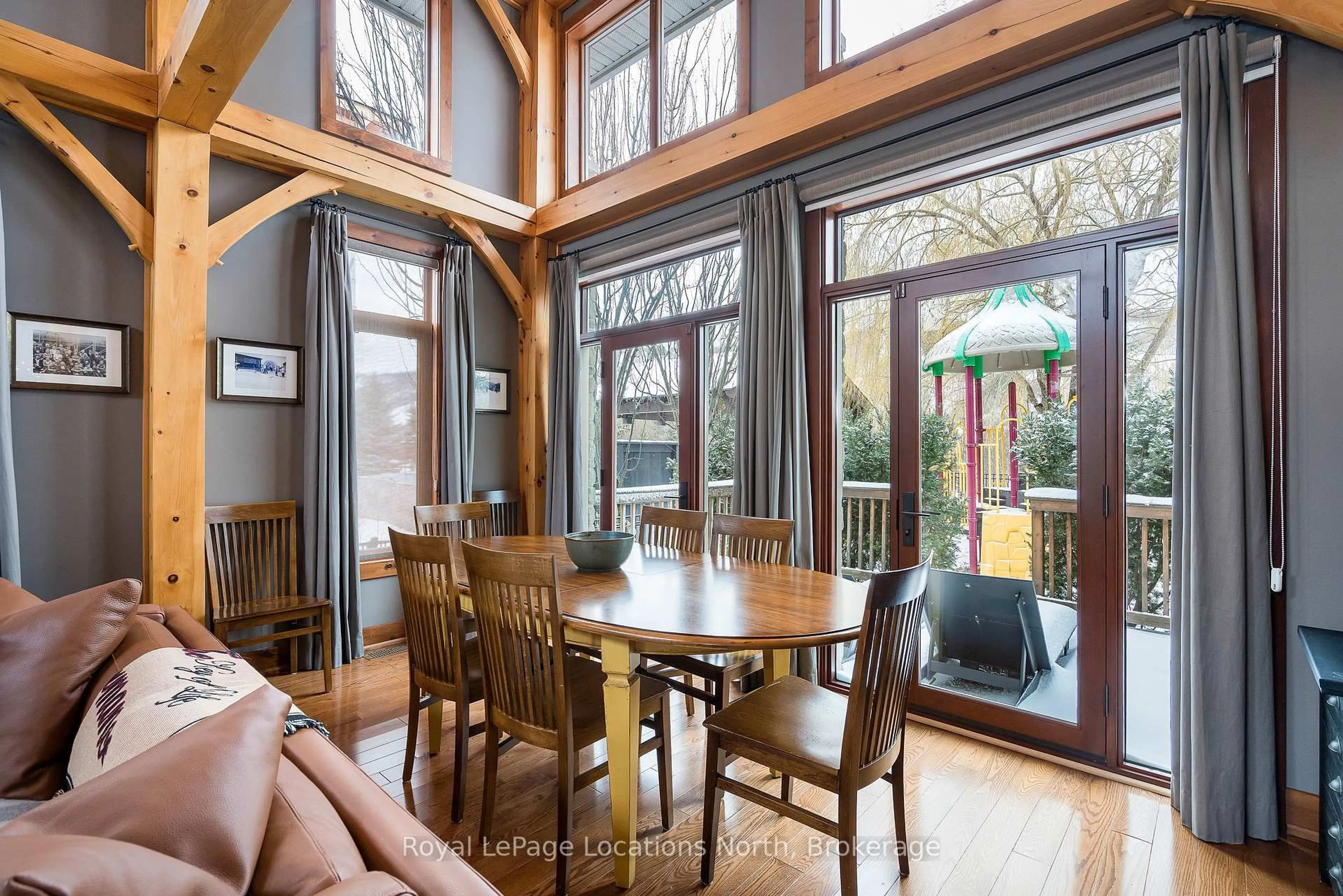 Dining room, wood/laminate floor for 143 National Dr, Blue Mountains Ontario L9Y 0B7
