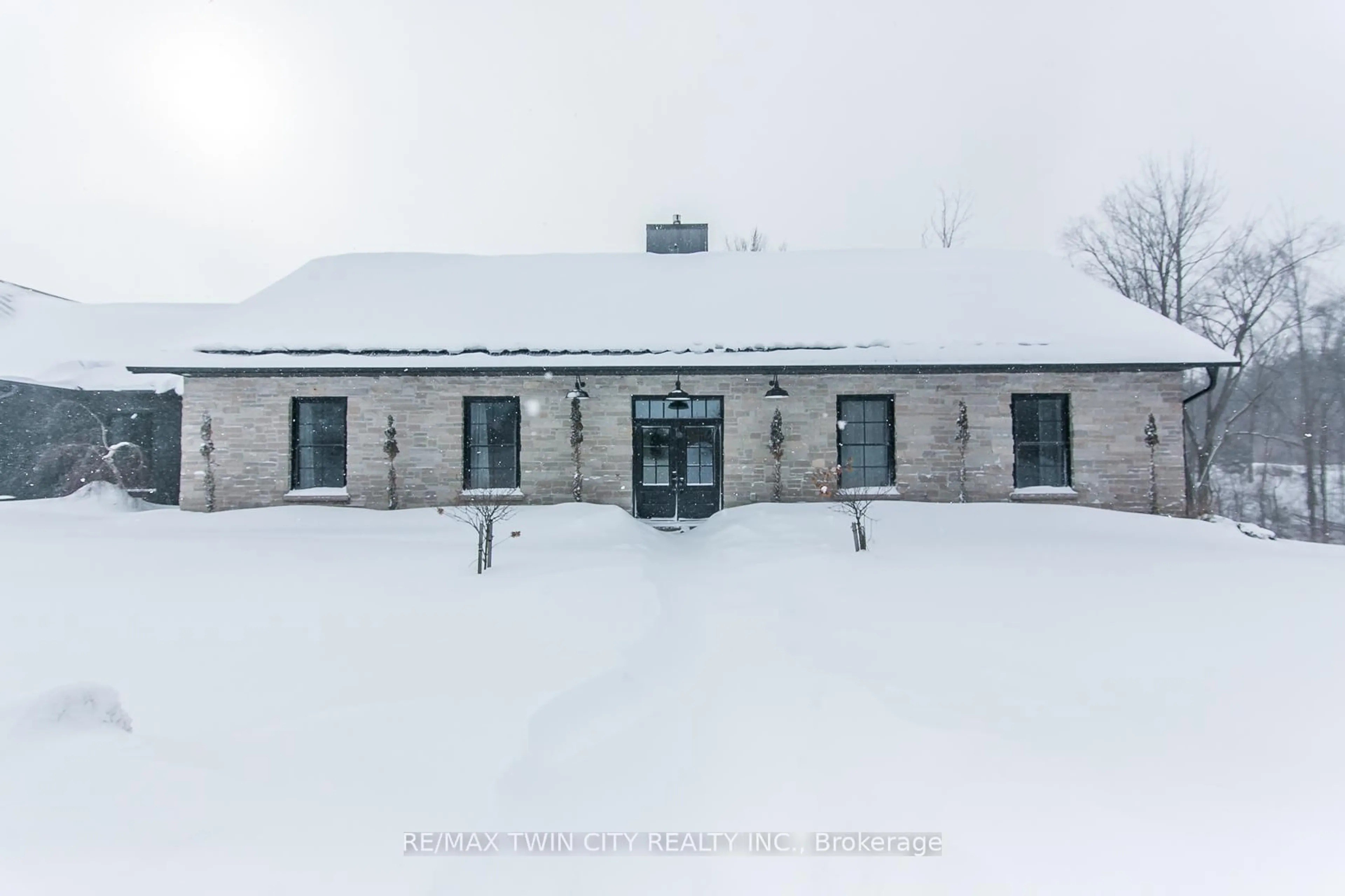 A pic from outside/outdoor area/front of a property/back of a property/a pic from drone, building for 141 Ruth Anne Pl, Mapleton Ontario N0G 2K0