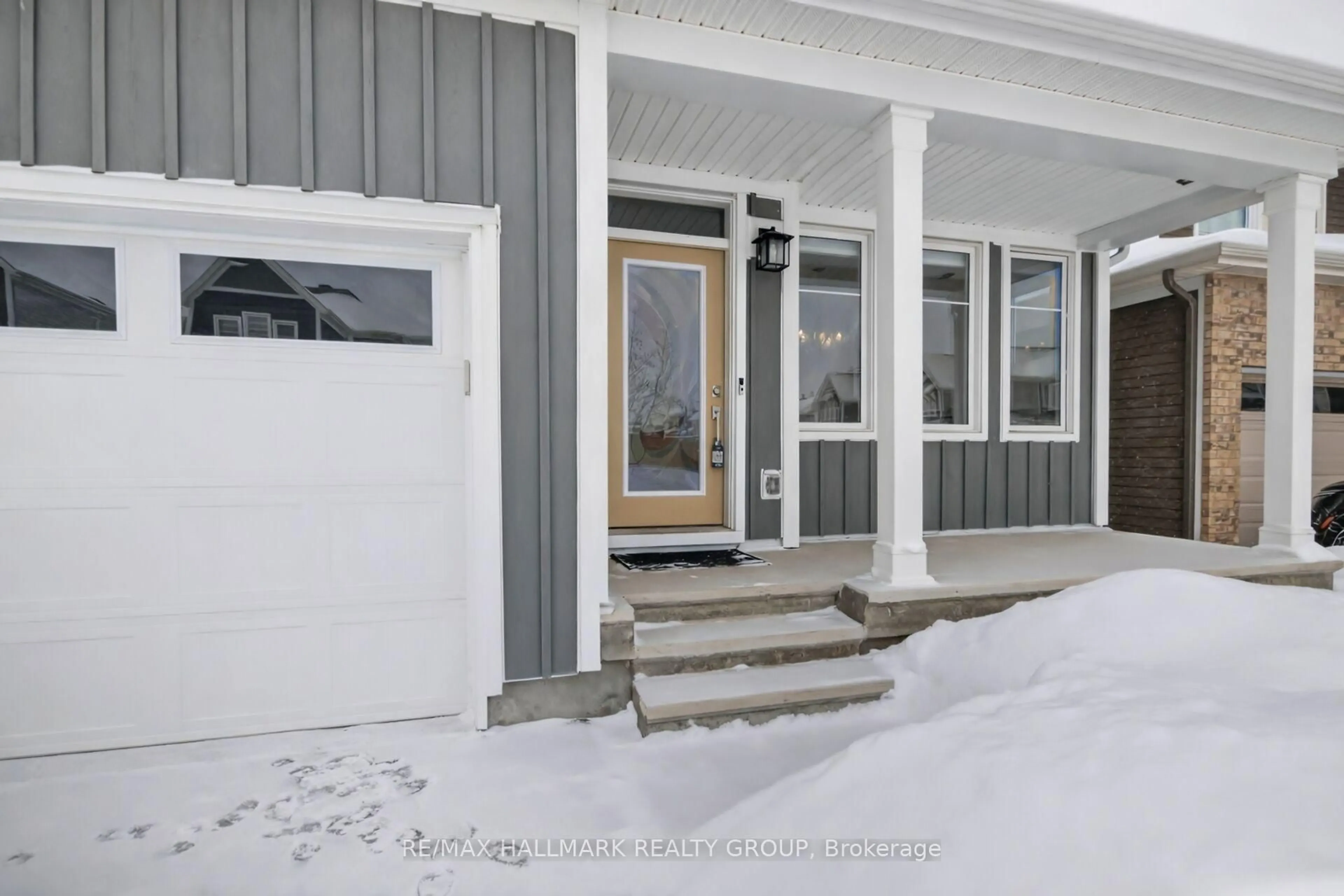 Indoor entryway for 238 Pursuit Terr, Richmond Ontario K0A 2Z0