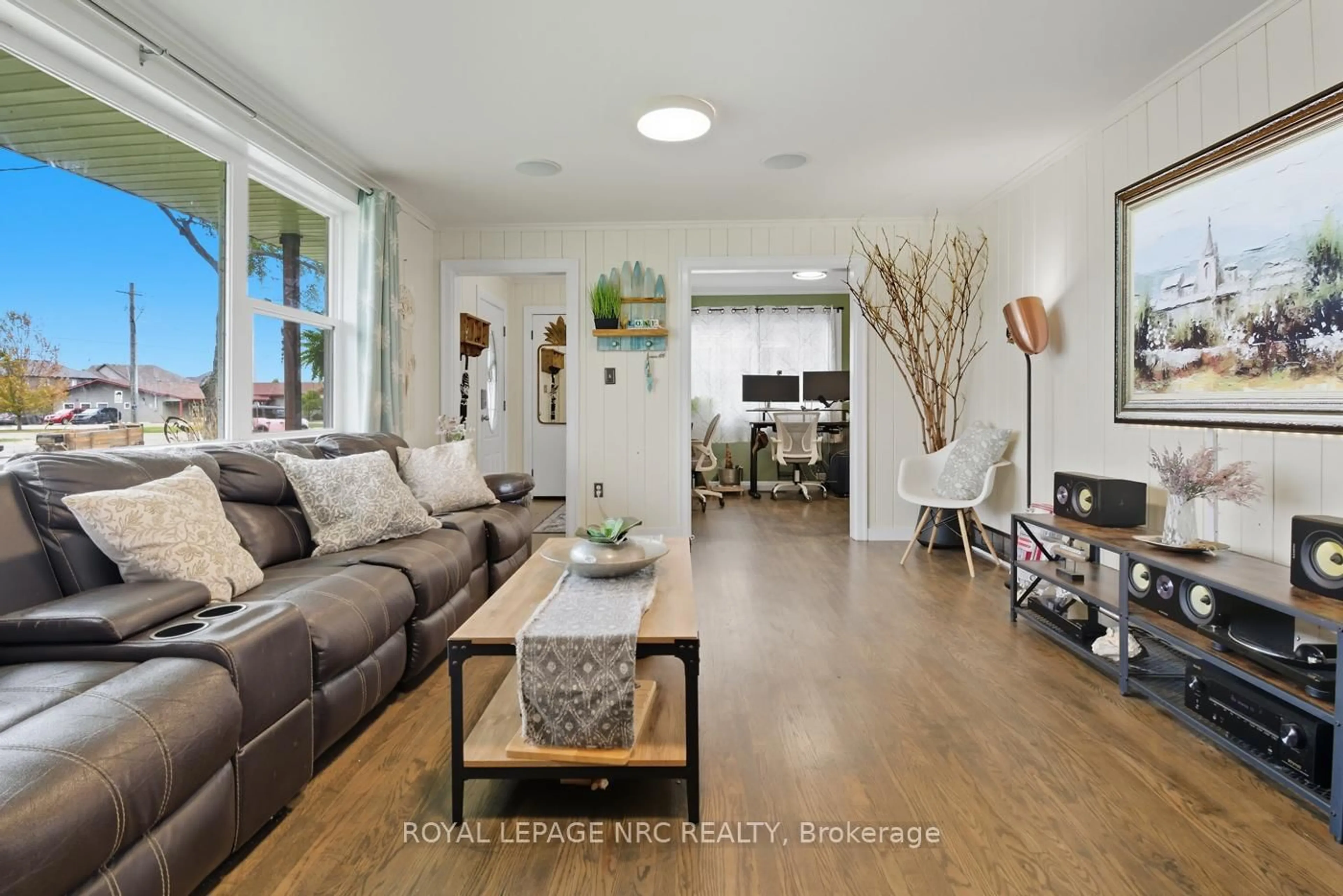 Living room with furniture, unknown for 464 Gorham Rd, Fort Erie Ontario L0S 1N0