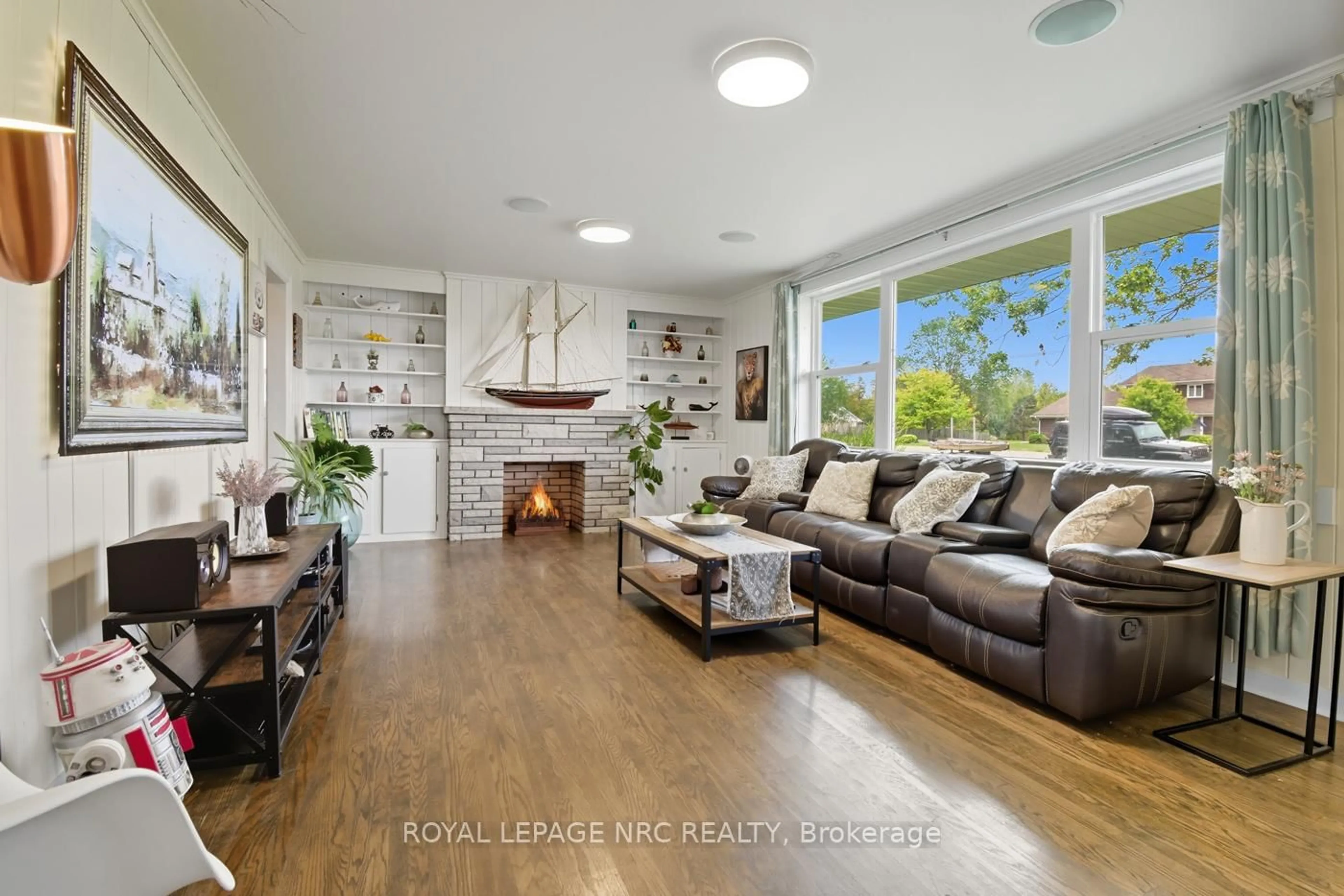 Living room with furniture, unknown for 464 Gorham Rd, Fort Erie Ontario L0S 1N0