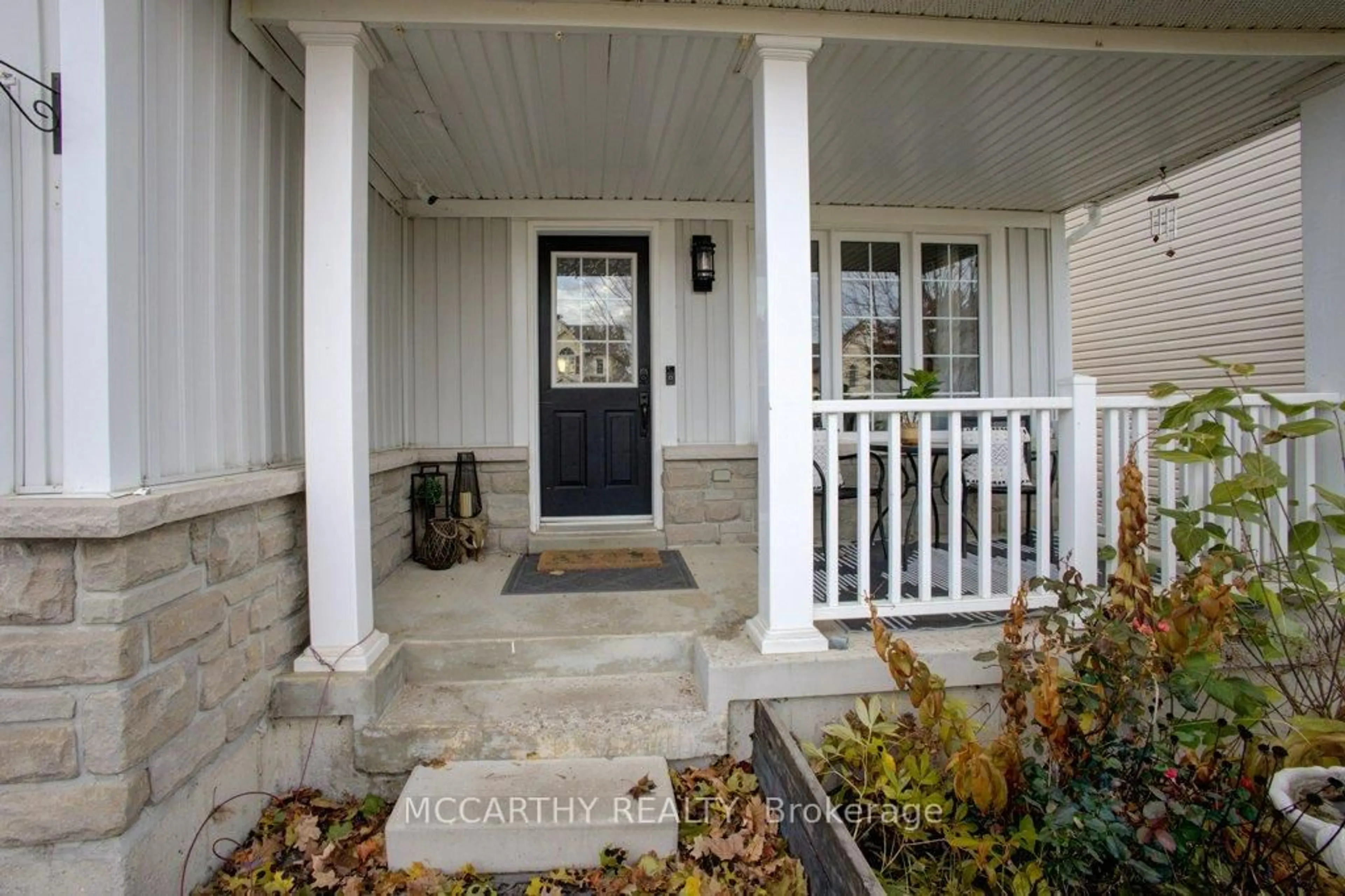 Indoor entryway for 218 Marilyn St, Shelburne Ontario L9V 3C7