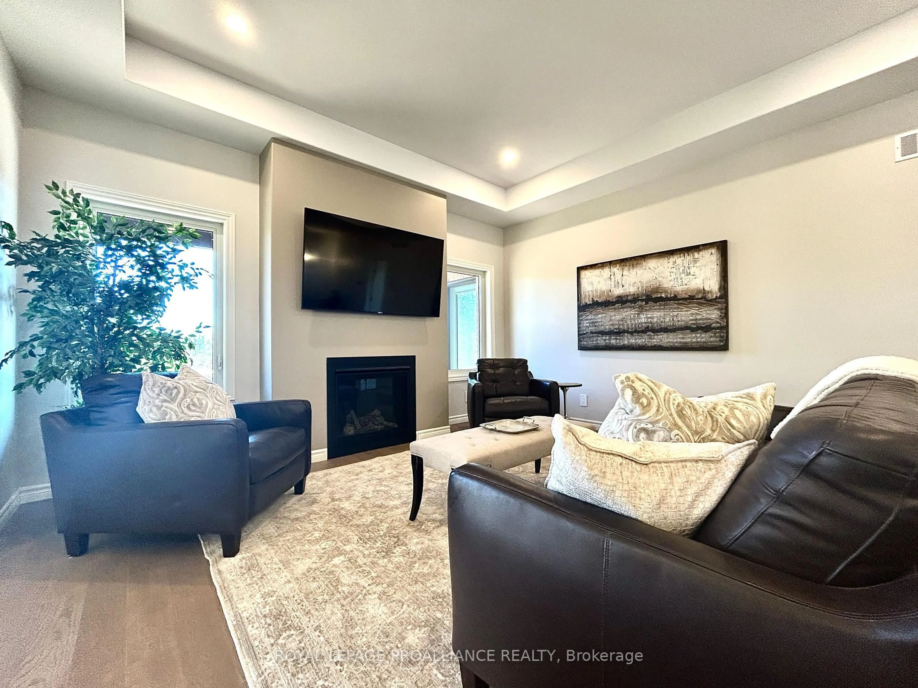 Living room with furniture, unknown for 130 Stonecrest Blvd, Quinte West Ontario K8R 0B4