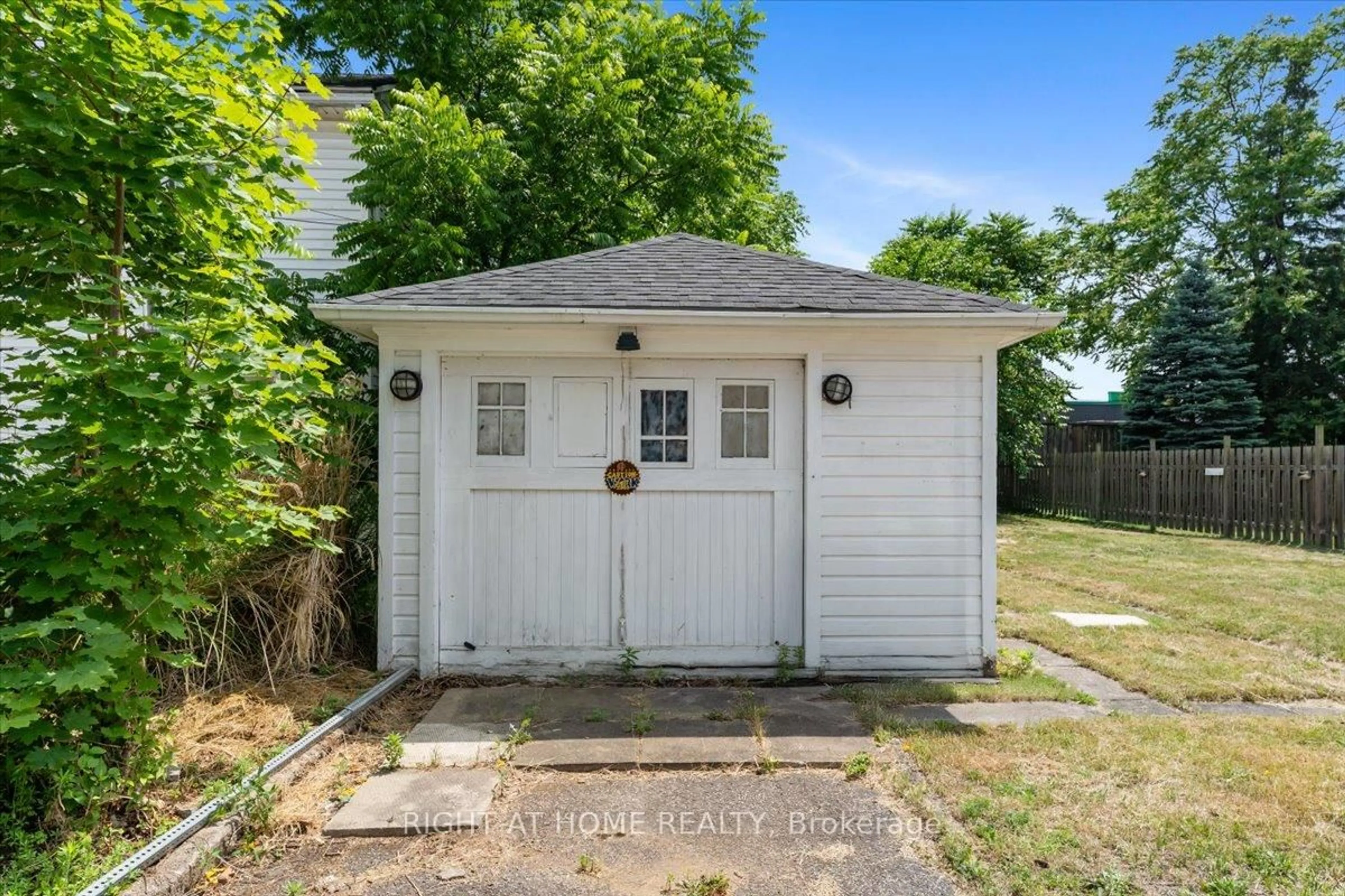 Shed for 6372 MAITLAND Ave, Niagara Falls Ontario L2G 1R4