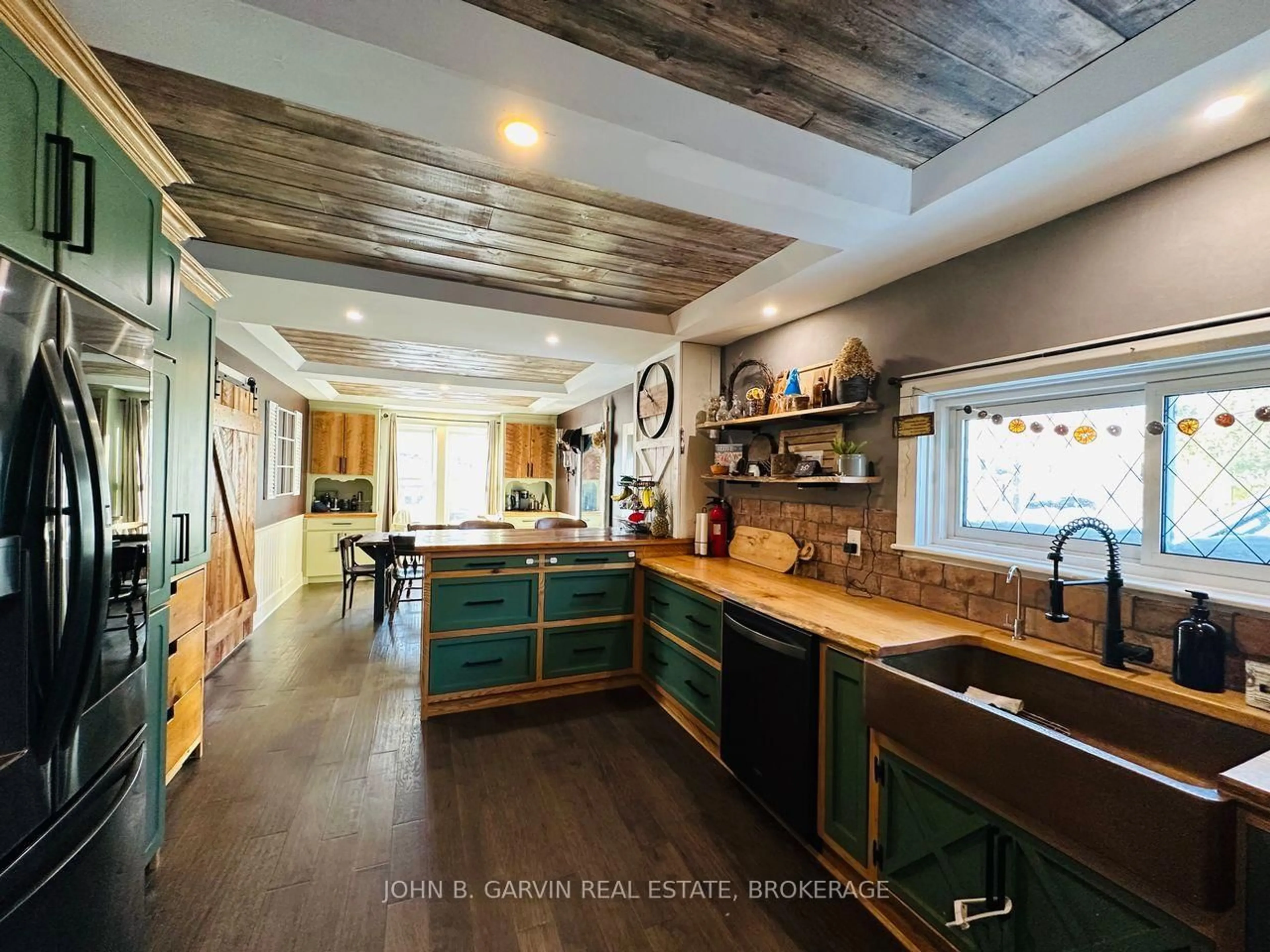 Open concept kitchen, unknown for 4376 William St, Harrowsmith Ontario K0H 1V0