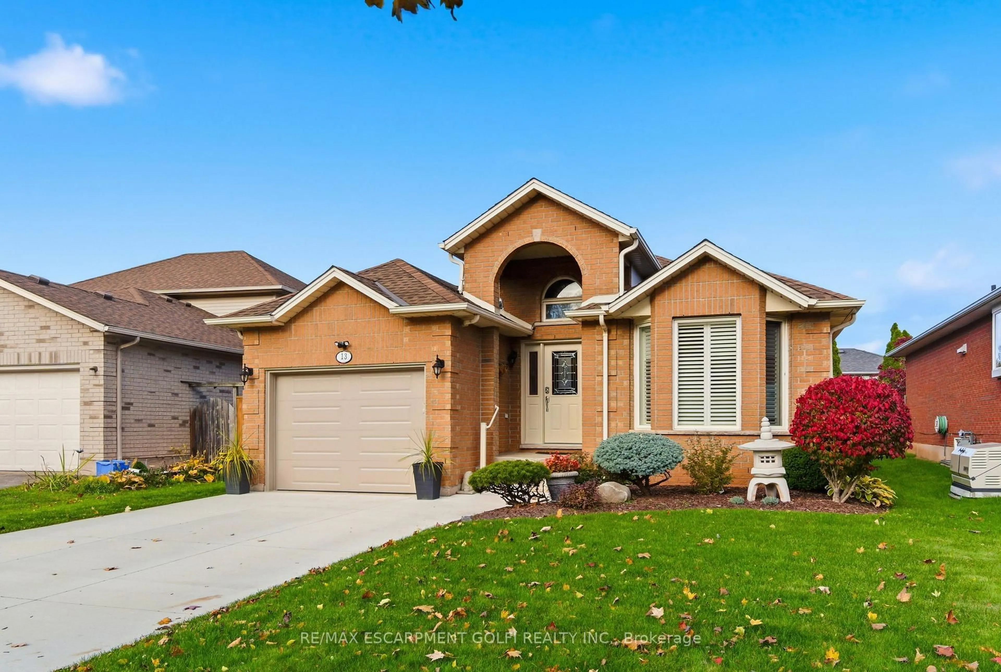 Home with brick exterior material, street for 13 Colonial Cres, Grimsby Ontario L3M 5H2