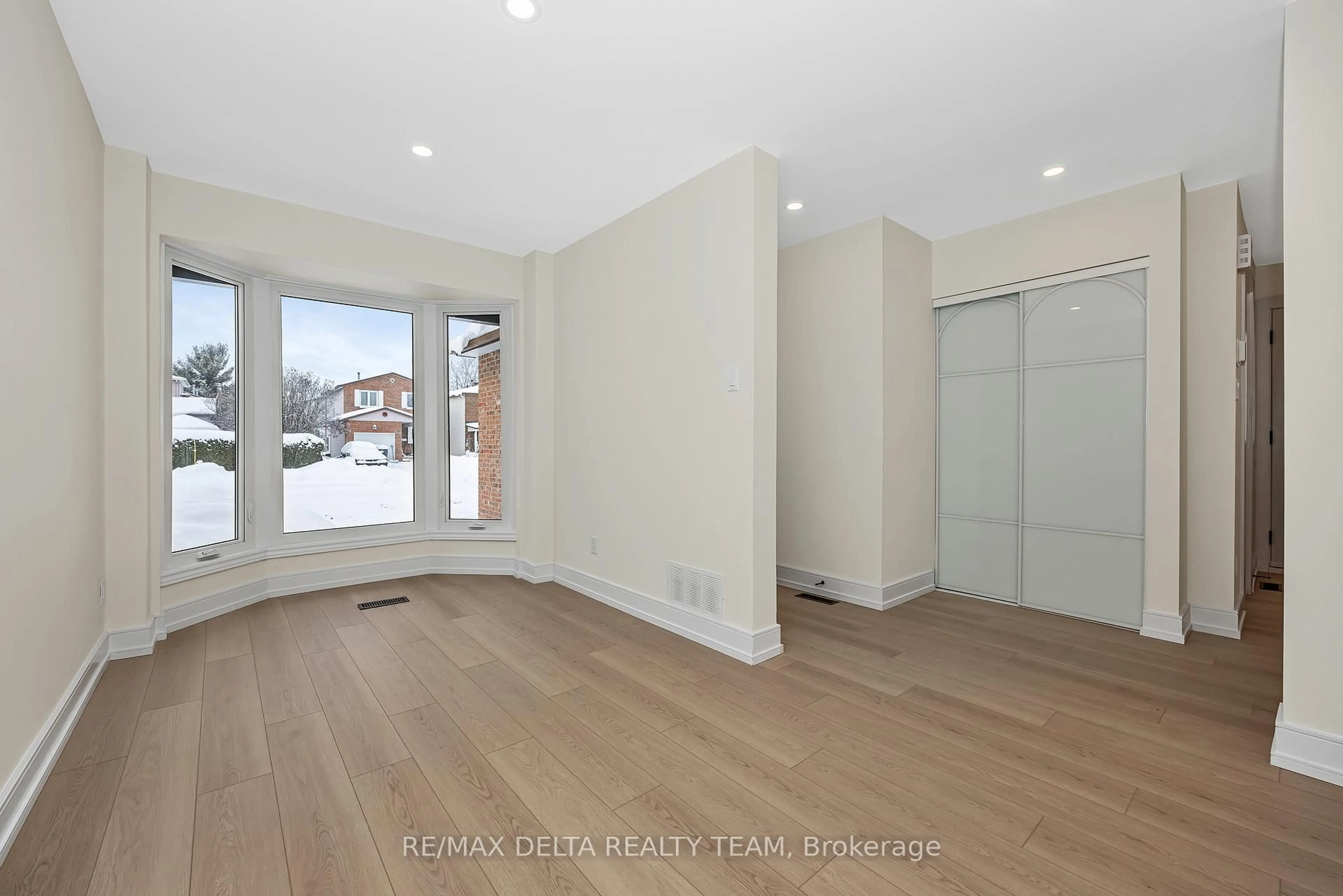 A pic of a room for 1843 Brousseau Cres, Ottawa Ontario K1C 2Y5