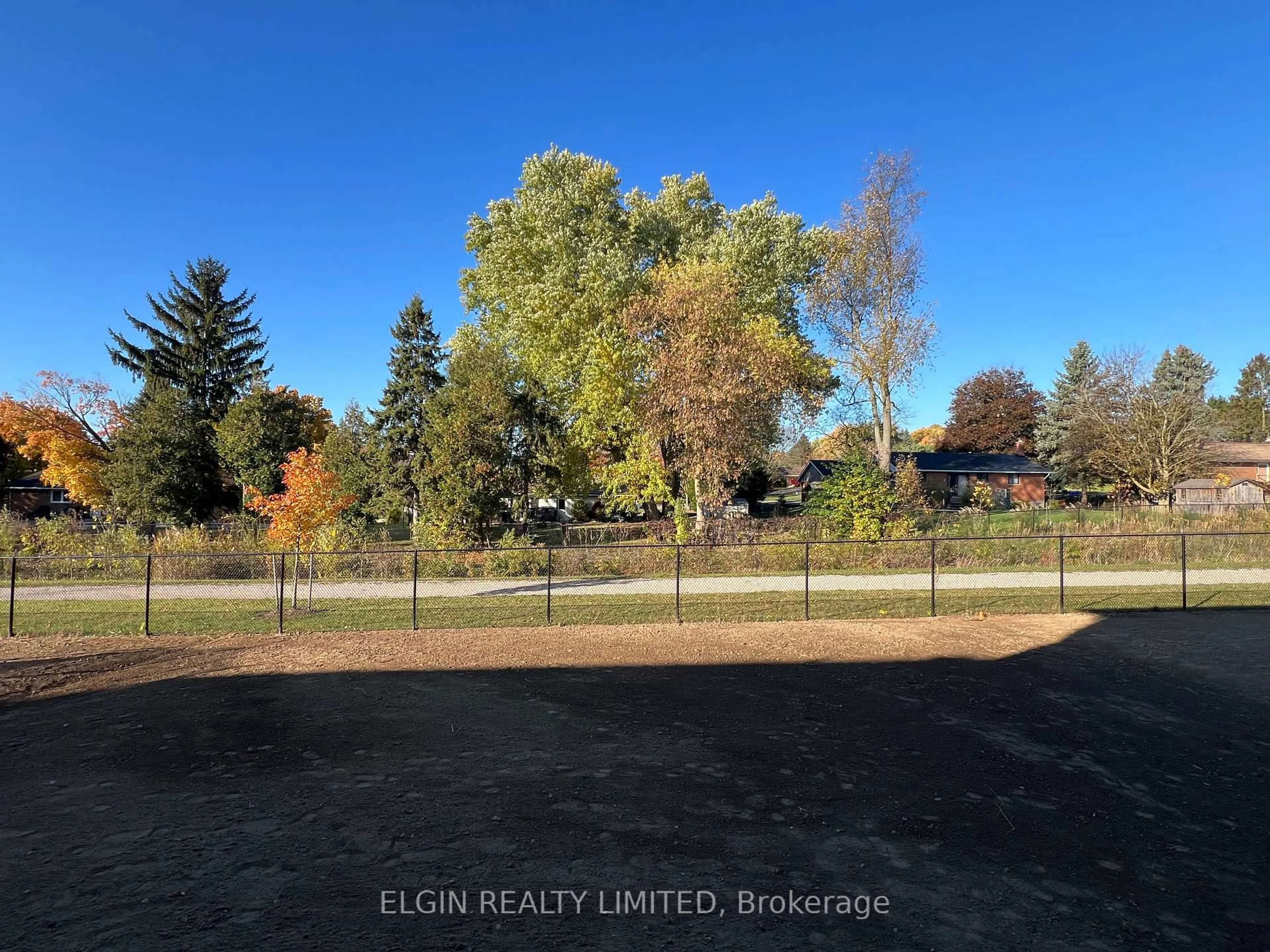 A pic from outside/outdoor area/front of a property/back of a property/a pic from drone, forest/trees view for 43 Lark St, Tillsonburg Ontario N4G 0K8