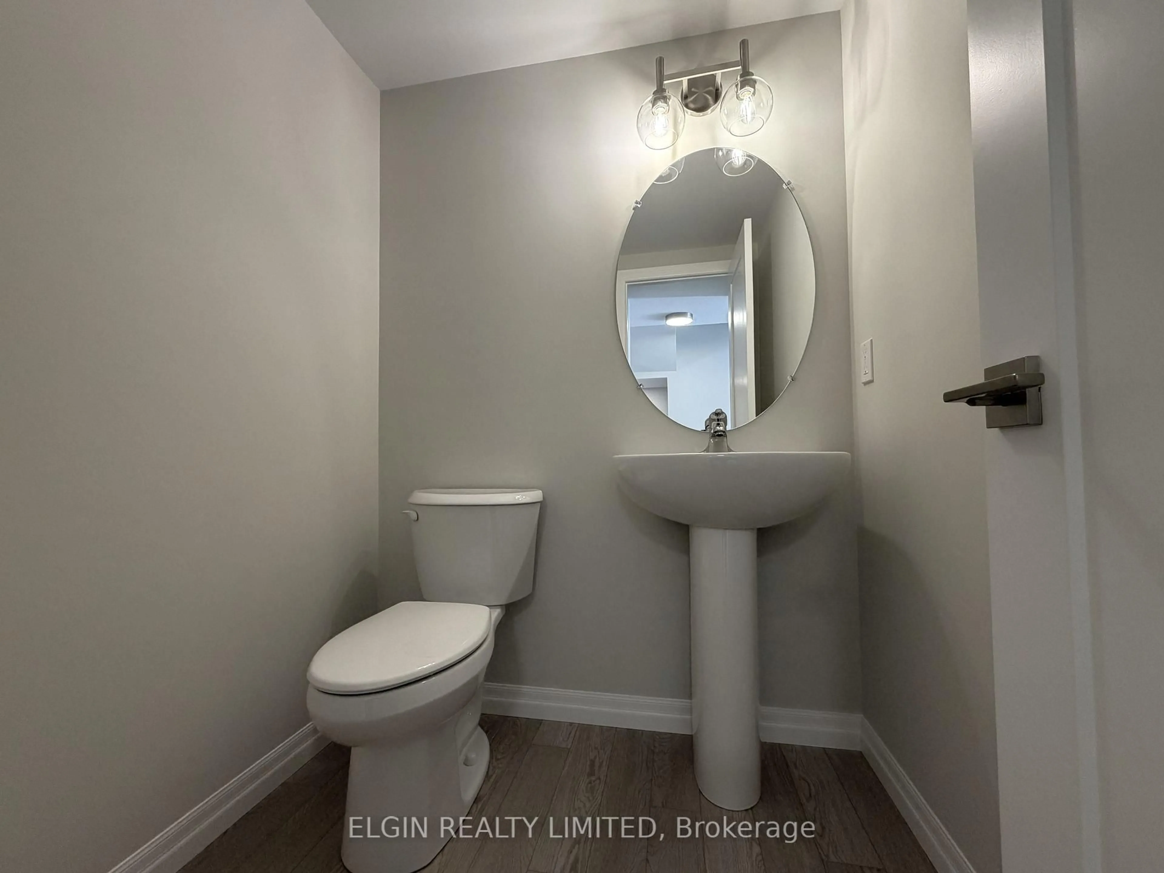 A pic of a room for 107 Willow Dr, Aylmer Ontario N5H 0C2