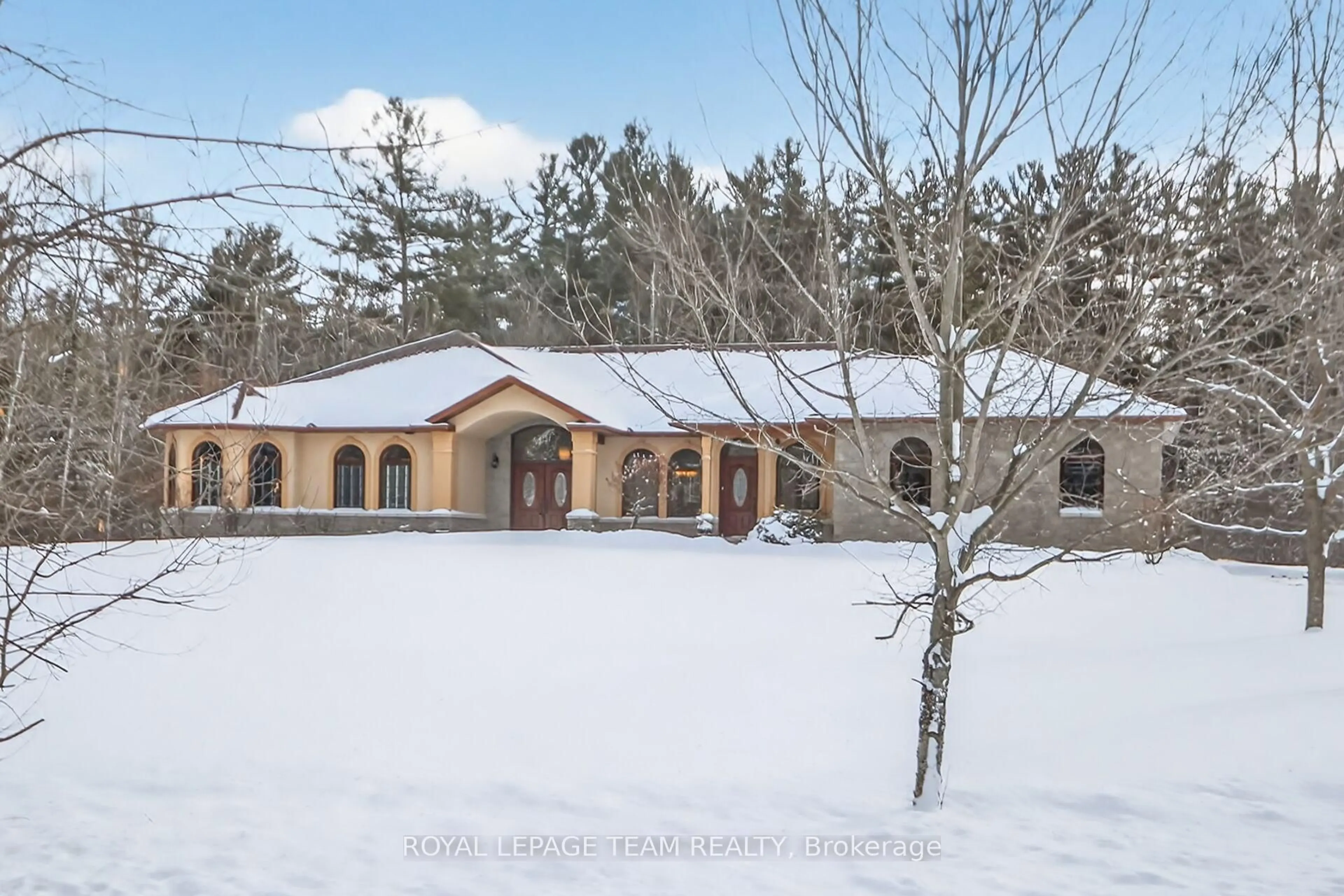 A pic from outside/outdoor area/front of a property/back of a property/a pic from drone, unknown for 104 Sentinel Pine Way, Carp Ontario K0A 1L0