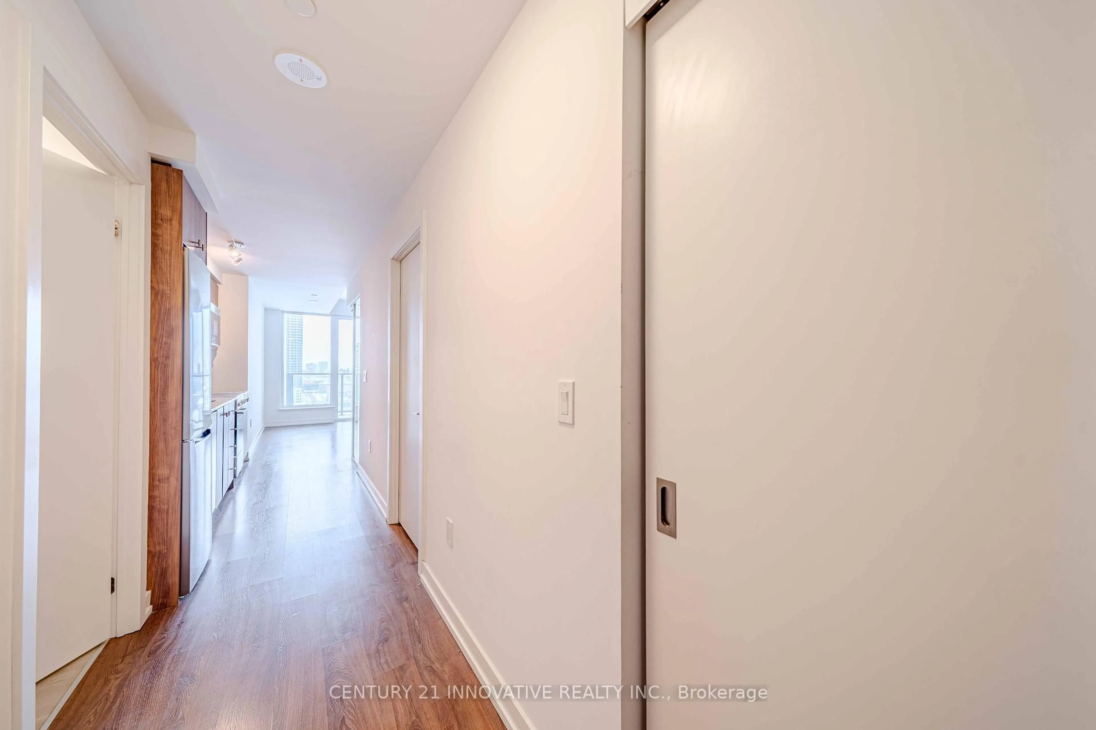 Indoor entryway for 15 Wellington St #1005, Kitchener Ontario N2G 0E4