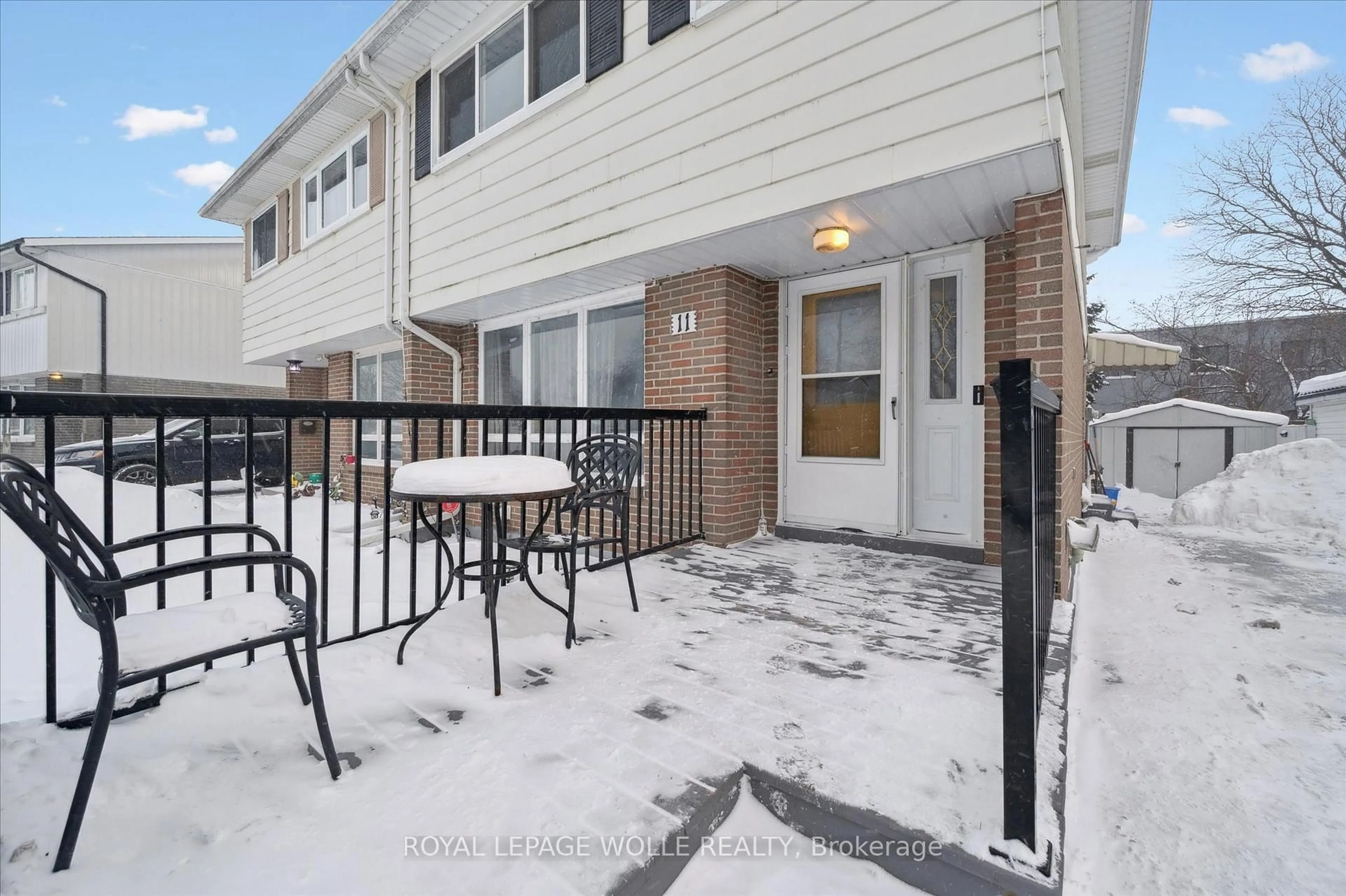 Patio, street for 11 Ingleside Dr, Kitchener Ontario N2M 2G7