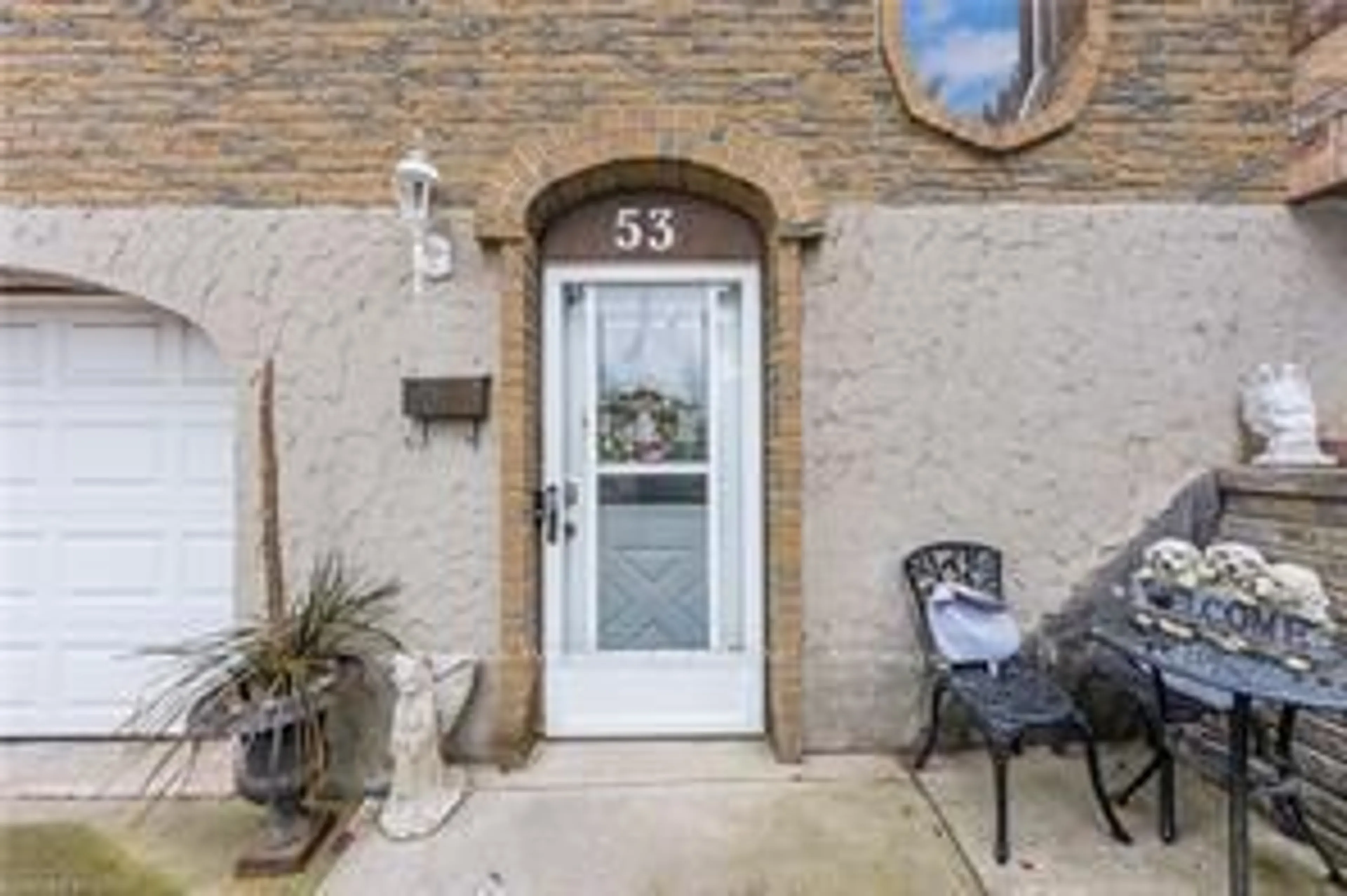 Indoor entryway for 53 Bluerock Cres, Cambridge Ontario N1R 7B7