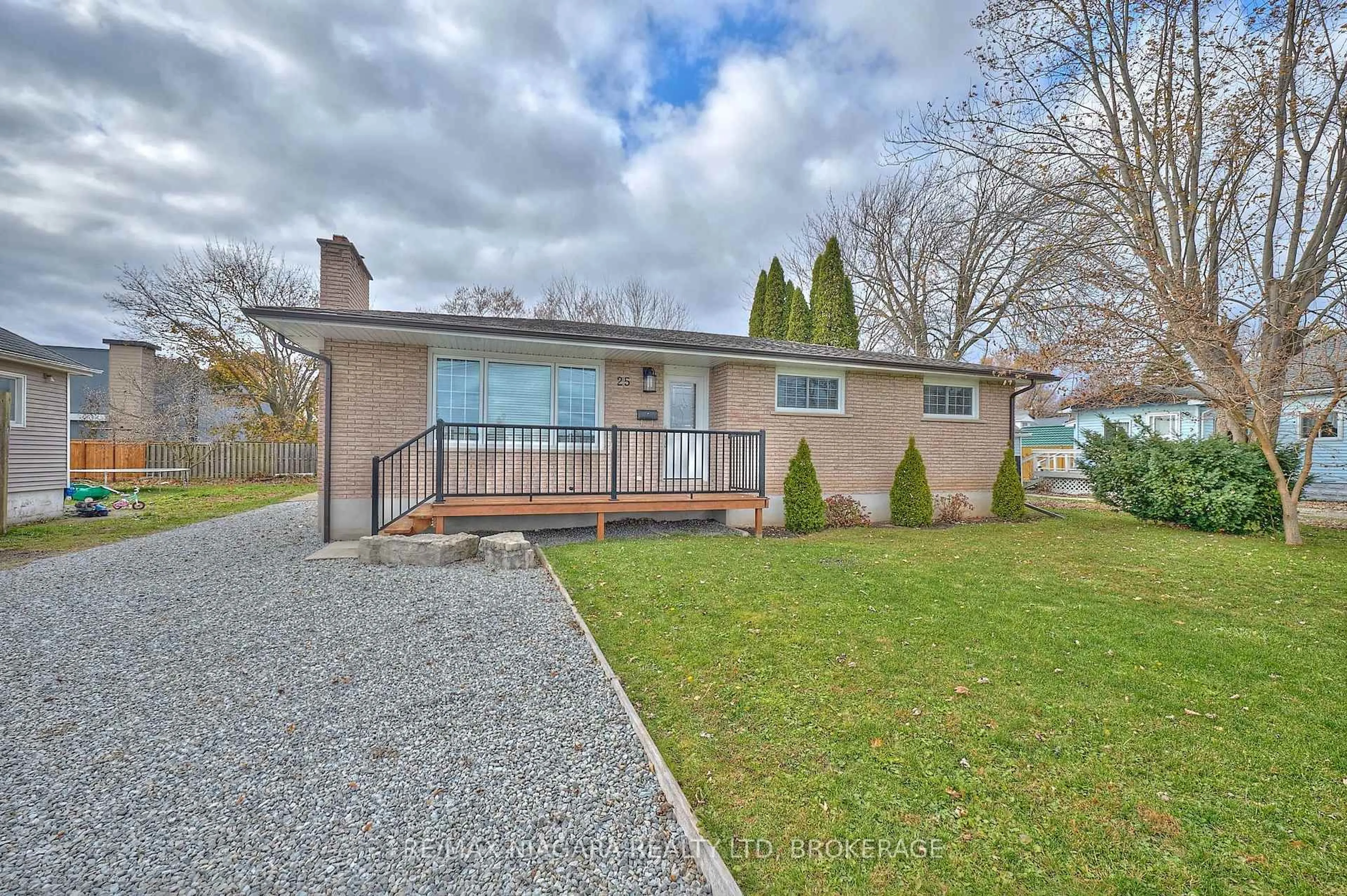 Unknown for 25 Rice Rd, Welland Ontario L3C 2V4