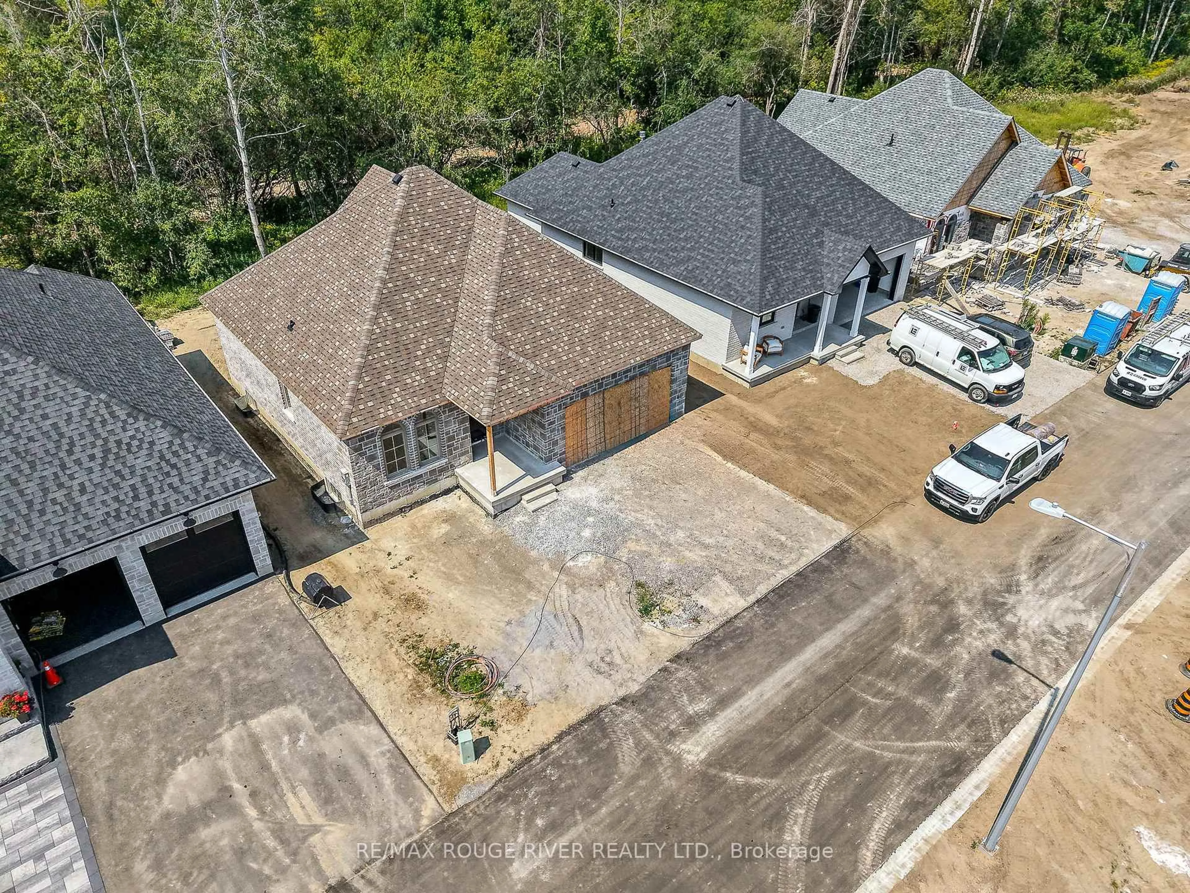 A pic from outside/outdoor area/front of a property/back of a property/a pic from drone, street for 3-1000 D'ARCY St, Cobourg Ontario K9A 4B6