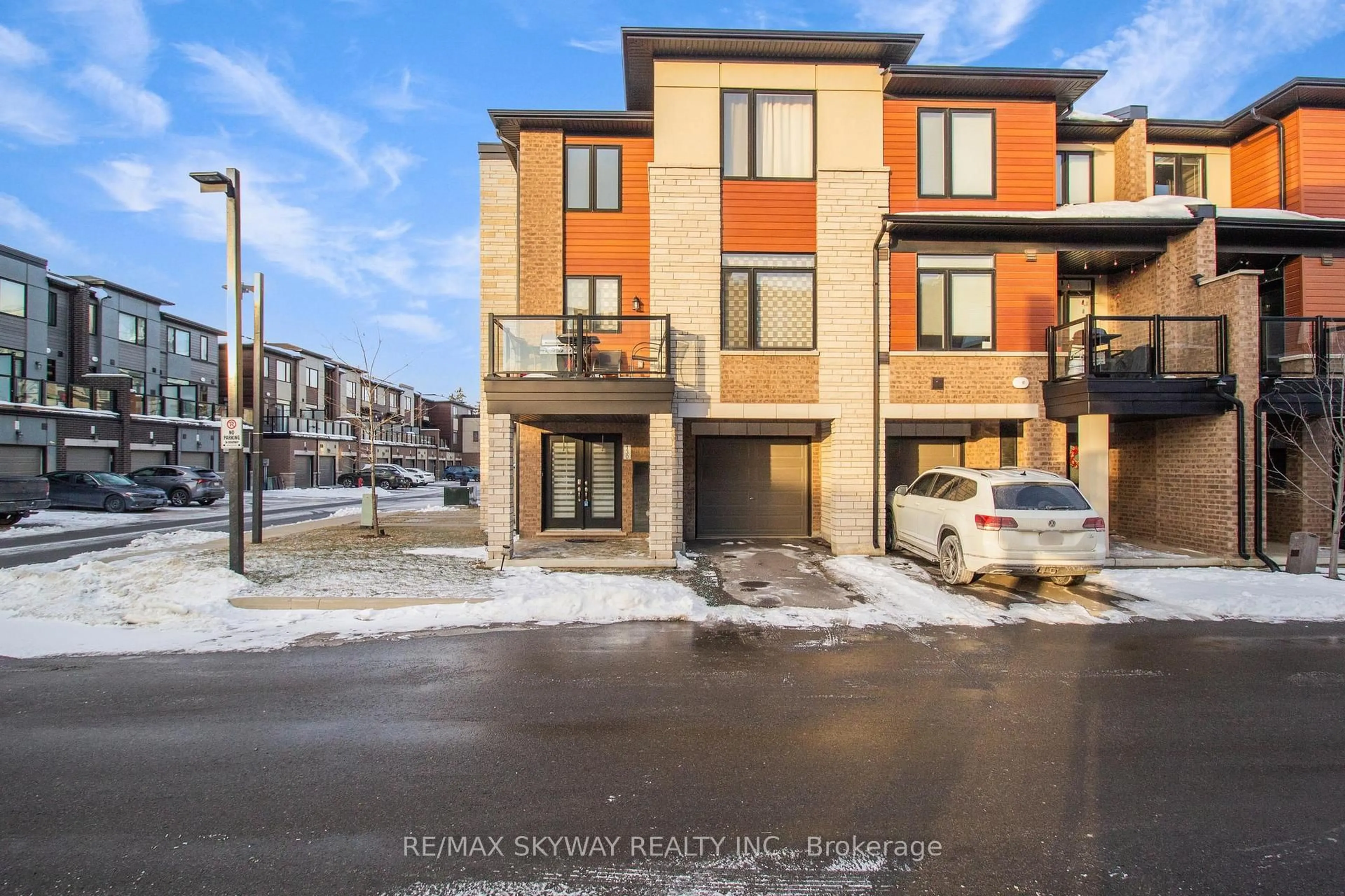 A pic from outside/outdoor area/front of a property/back of a property/a pic from drone, street for 590 NORTH SERVICE Rd #130, Hamilton Ontario L8E 0K5