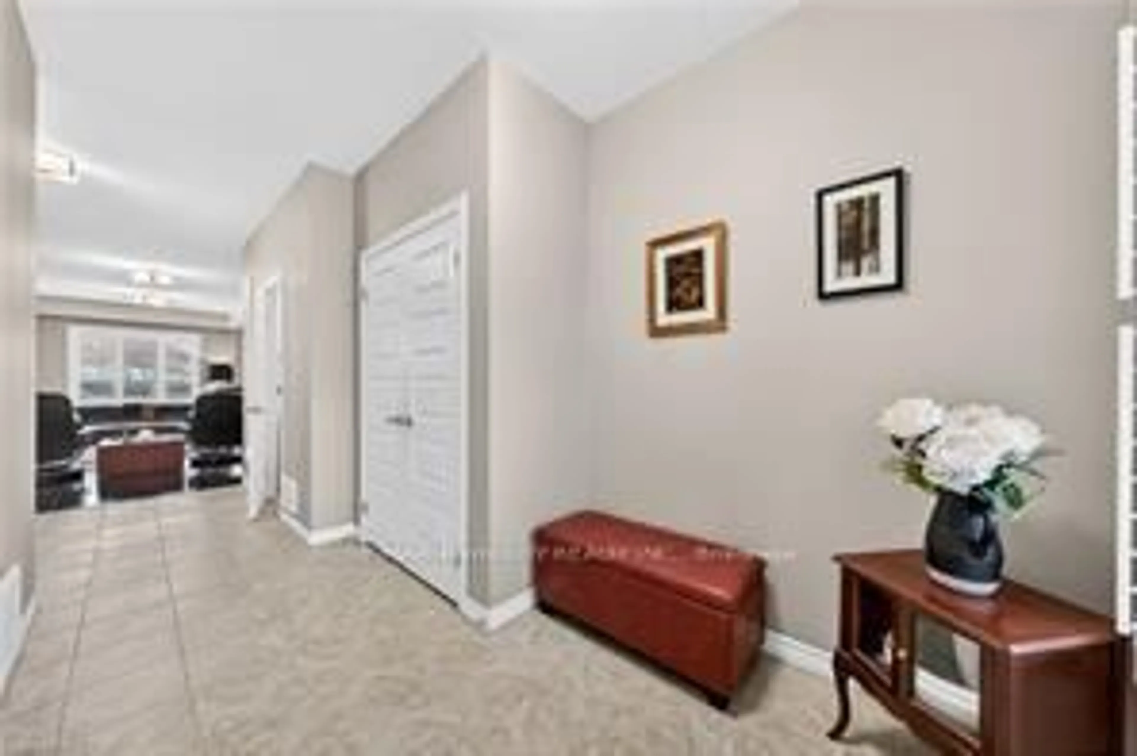 Indoor entryway for 20 Hinrichs Cres, Cambridge Ontario N1T 0A8
