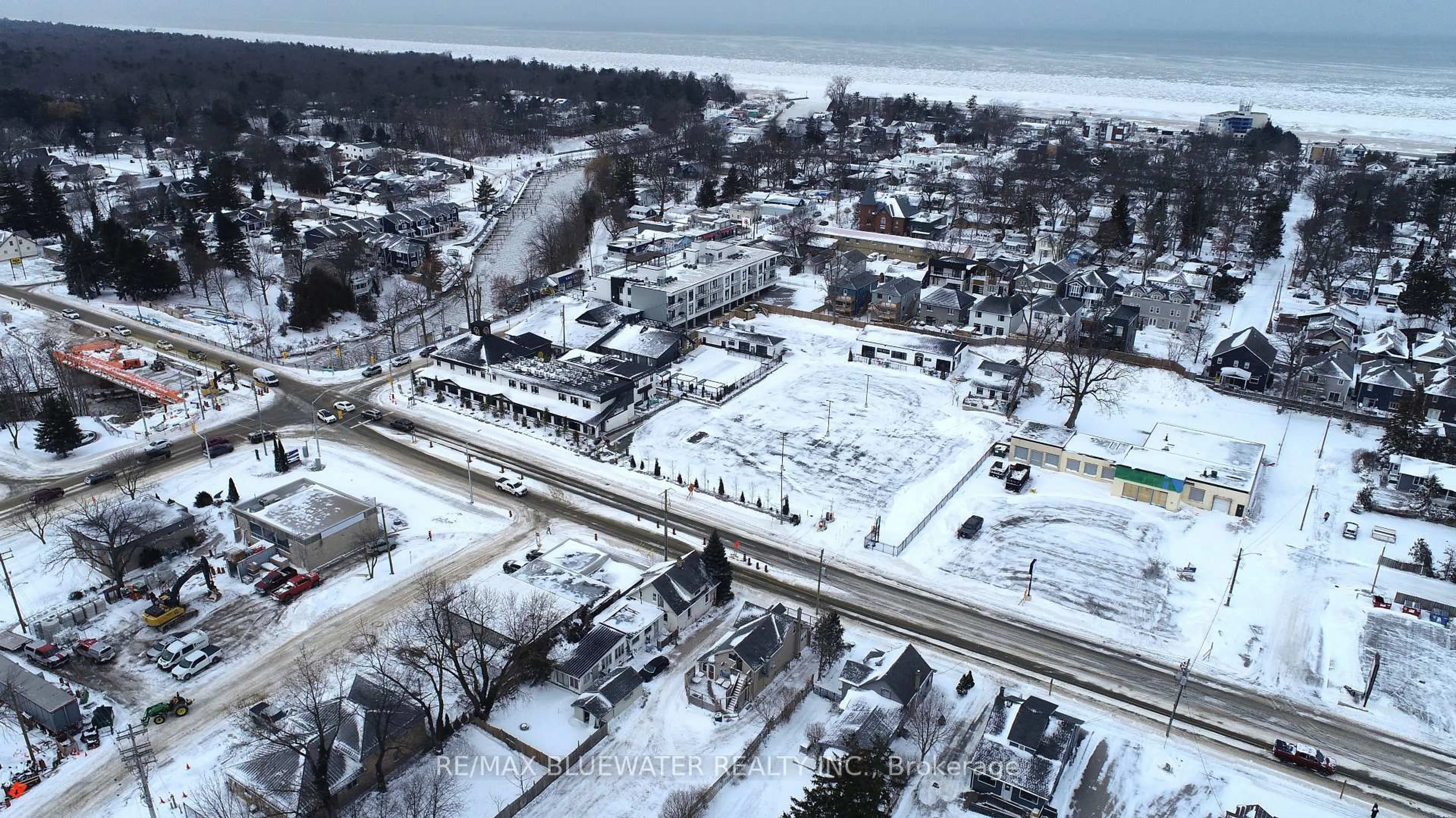 A pic from outside/outdoor area/front of a property/back of a property/a pic from drone, street for 16 Ontario St, Lambton Shores Ontario N0M 1T0
