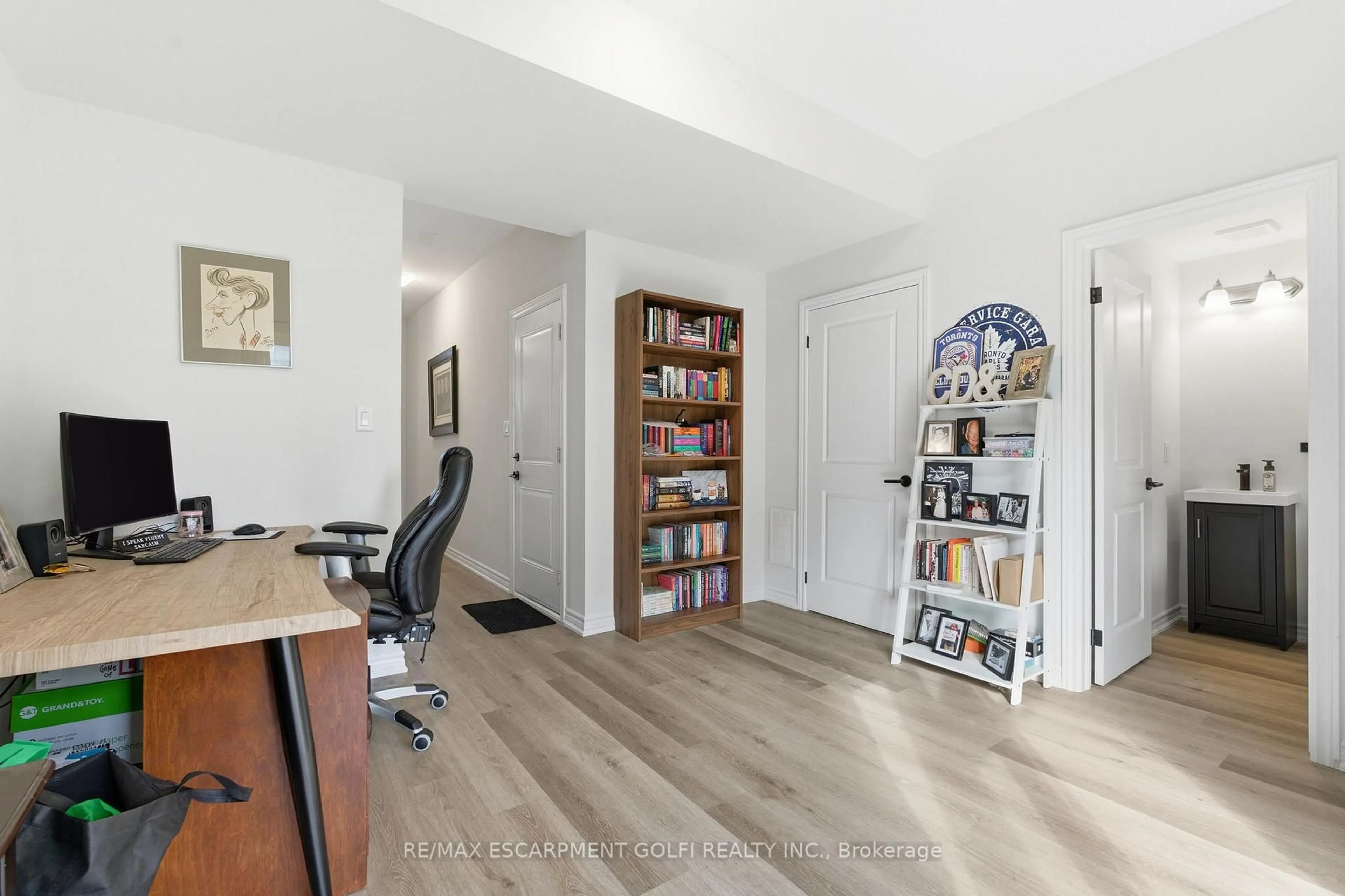 Unknown for 48 Capstone Lane, Hamilton Ontario L9C 0E8