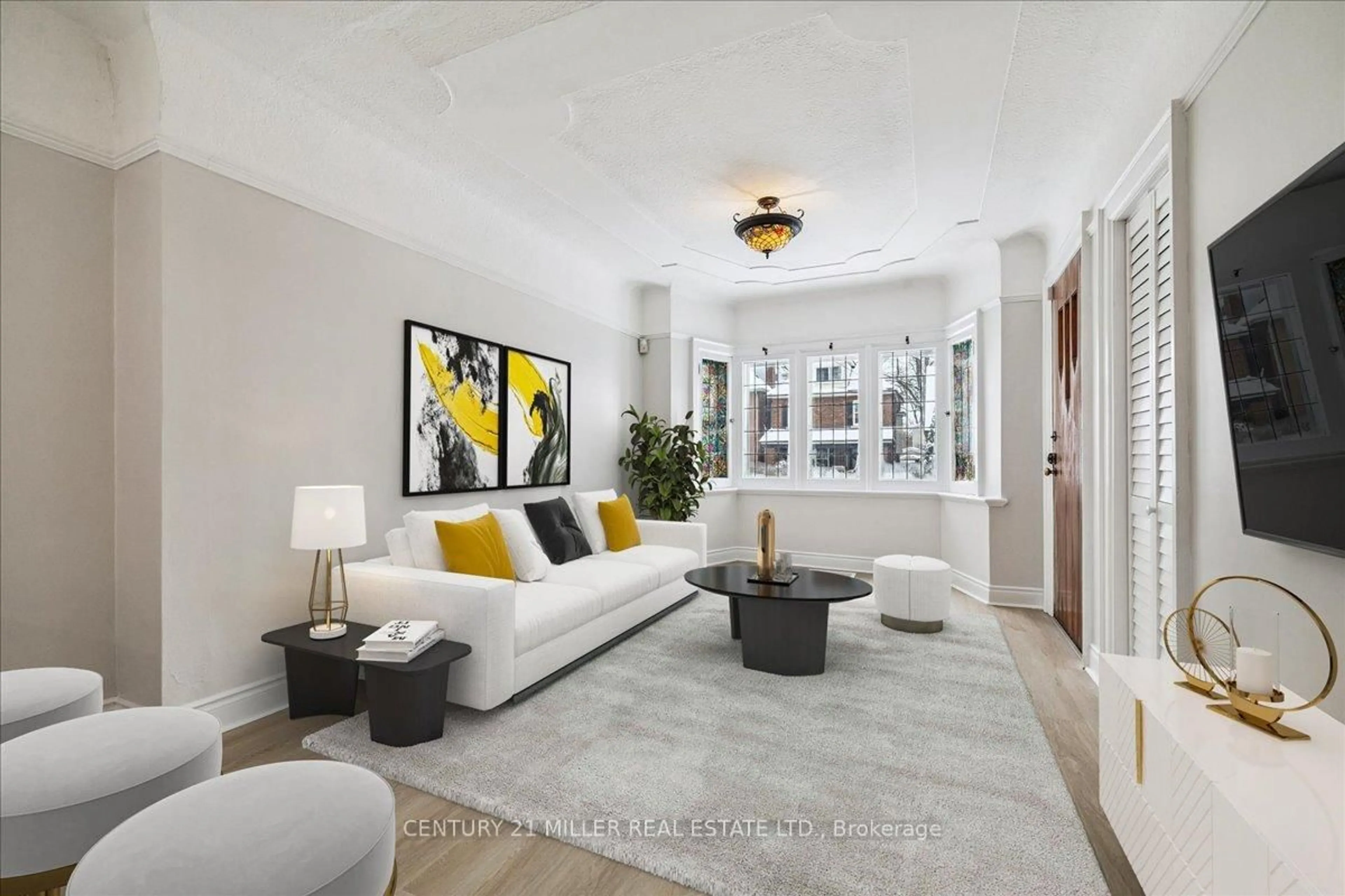 Living room with furniture, ceramic/tile floor for 59 Longwood Rd, Hamilton Ontario L8S 3V2