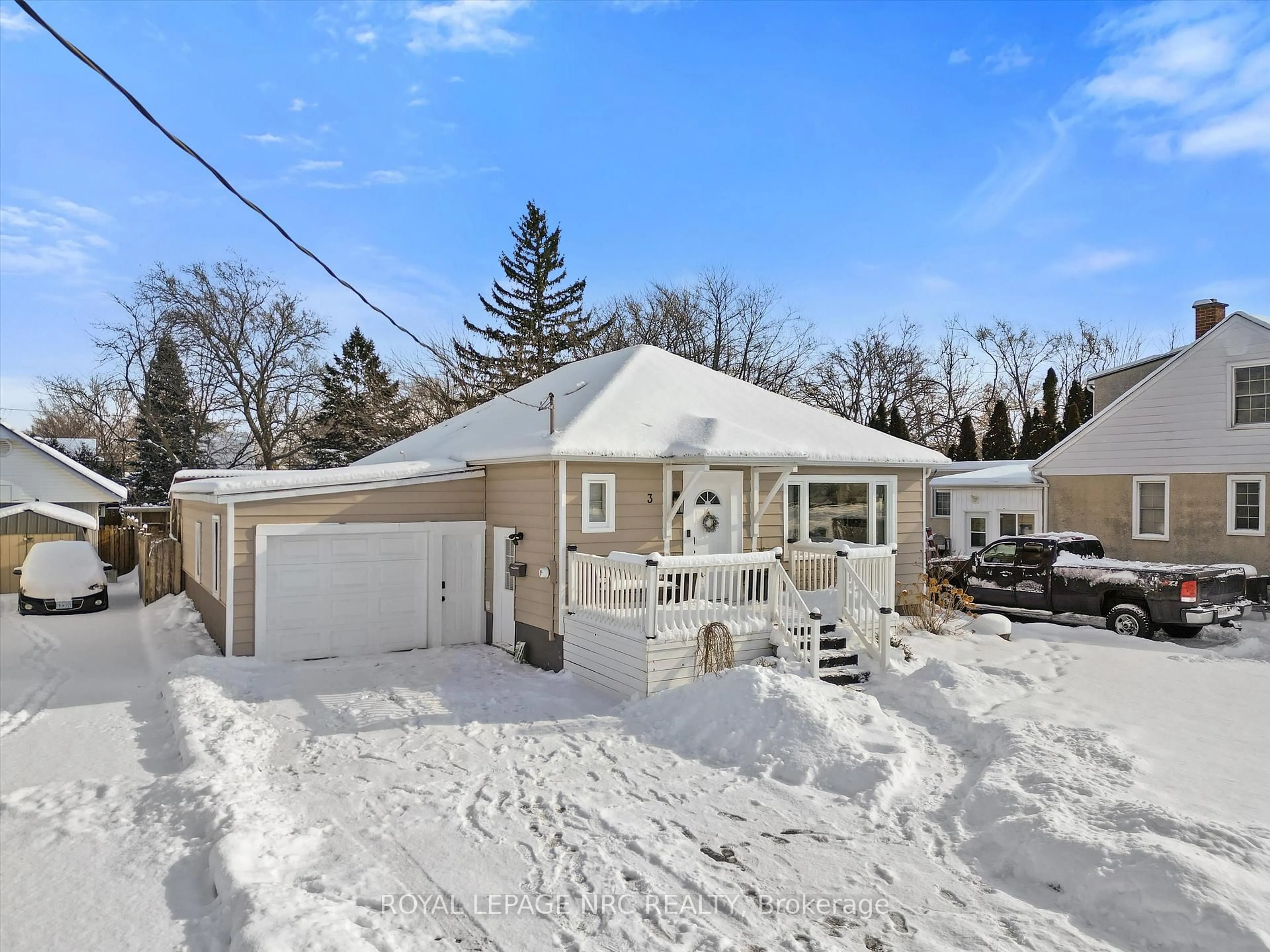 Unknown for 3 Hallcrest Ave, St. Catharines Ontario L2N 1V4