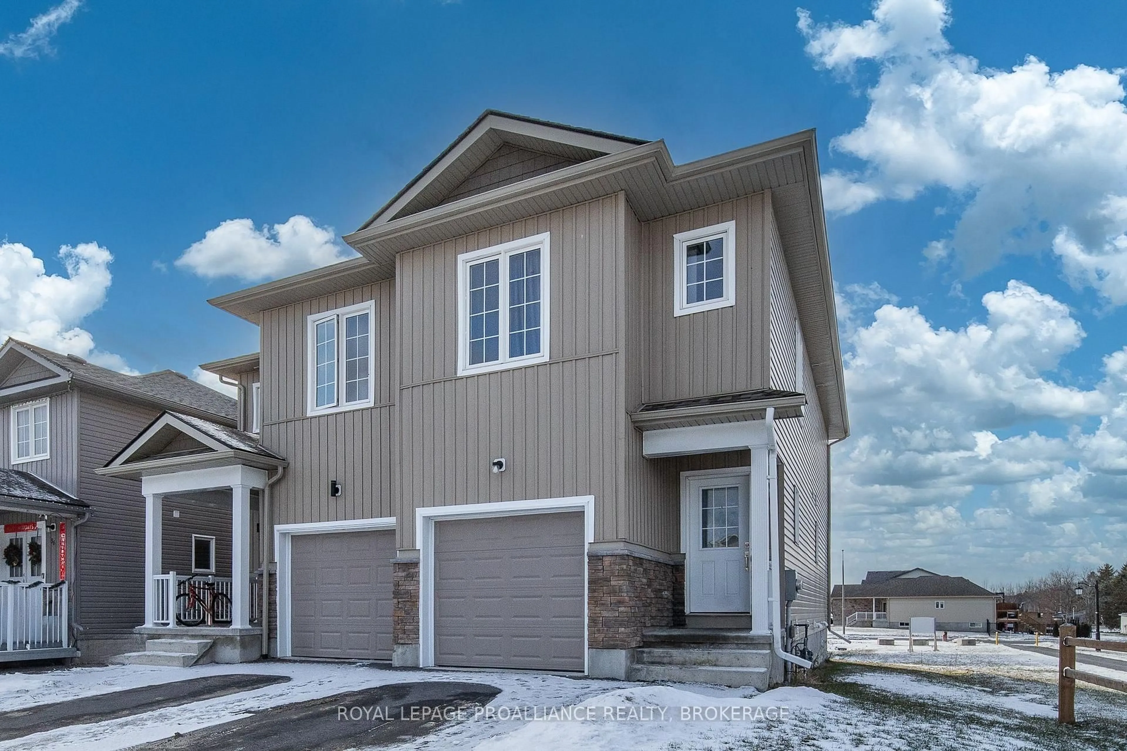 Home with vinyl exterior material, street for 40 Tegan Crt, Bissett Creek Ontario K0H 2H0