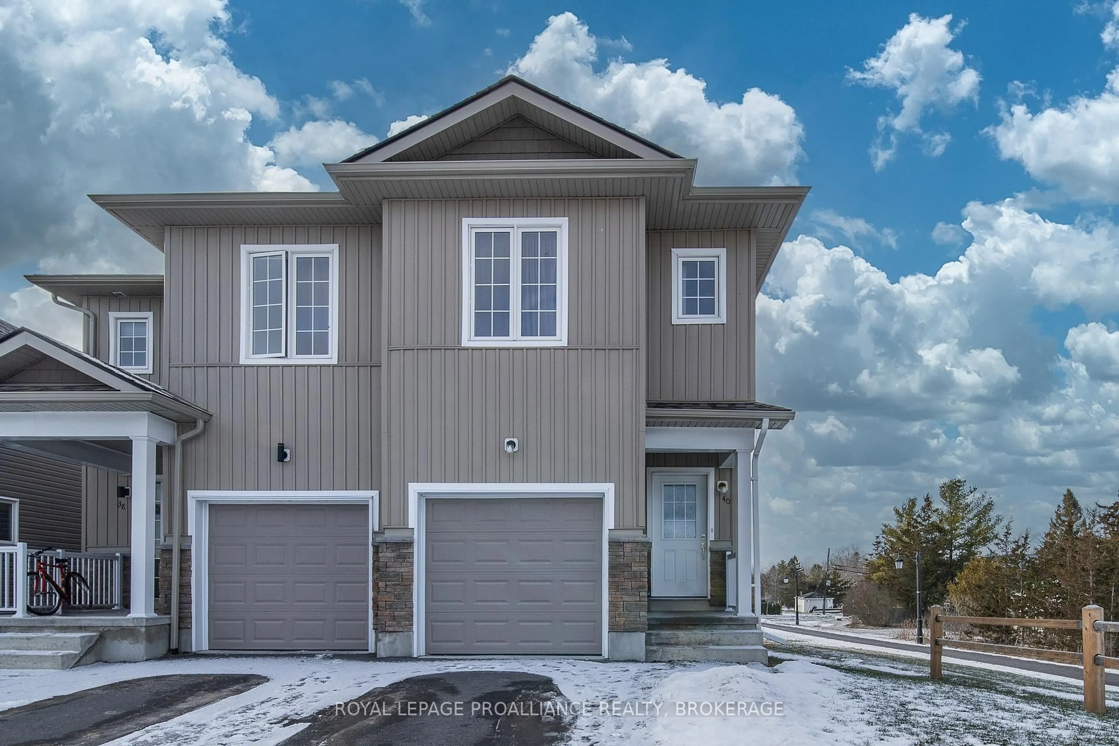 Home with vinyl exterior material, street for 40 Tegan Crt, Bissett Creek Ontario K0H 2H0