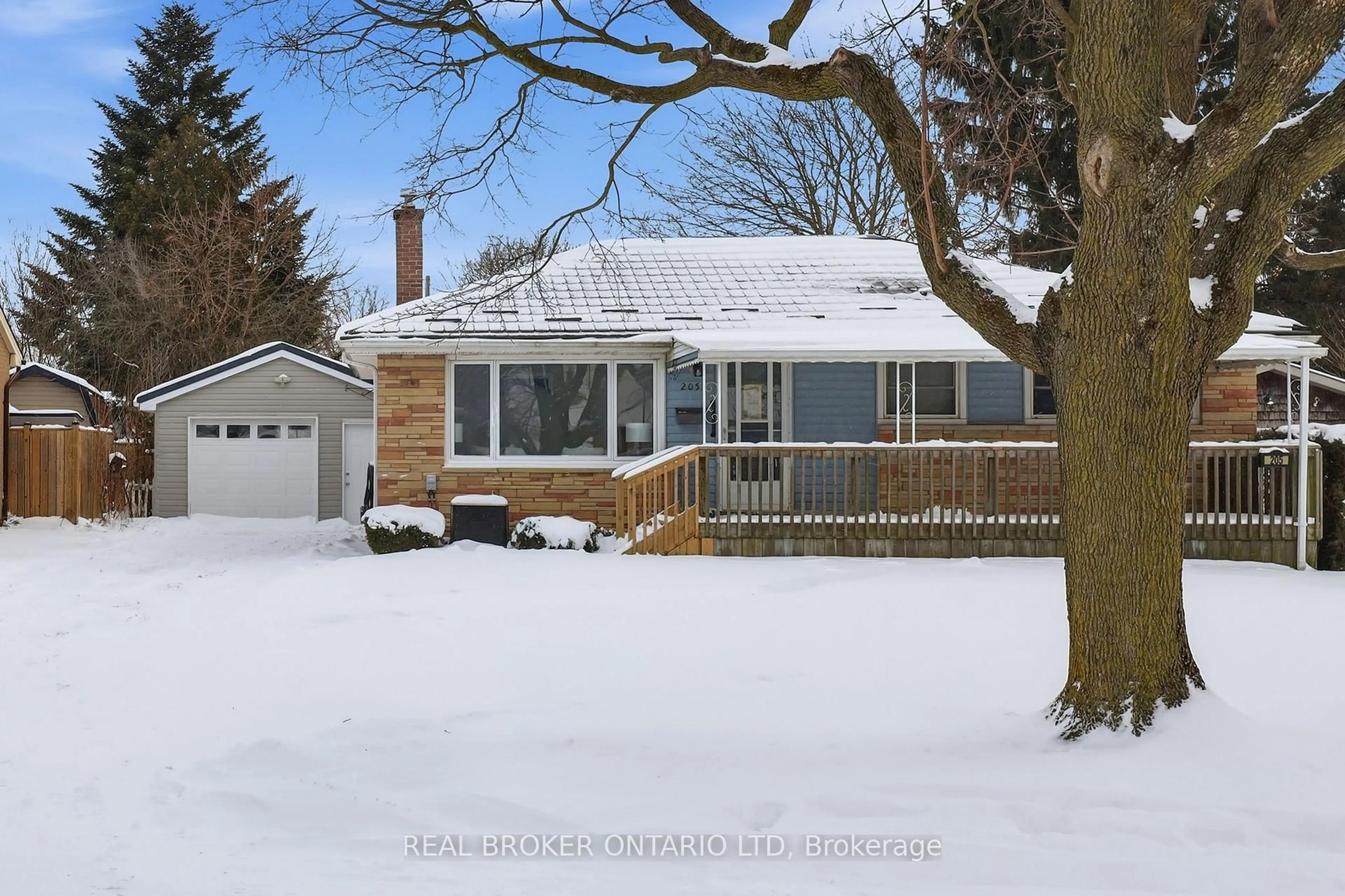 Home with vinyl exterior material, street for 205 Holgate Rd, London East Ontario N5V 1C1