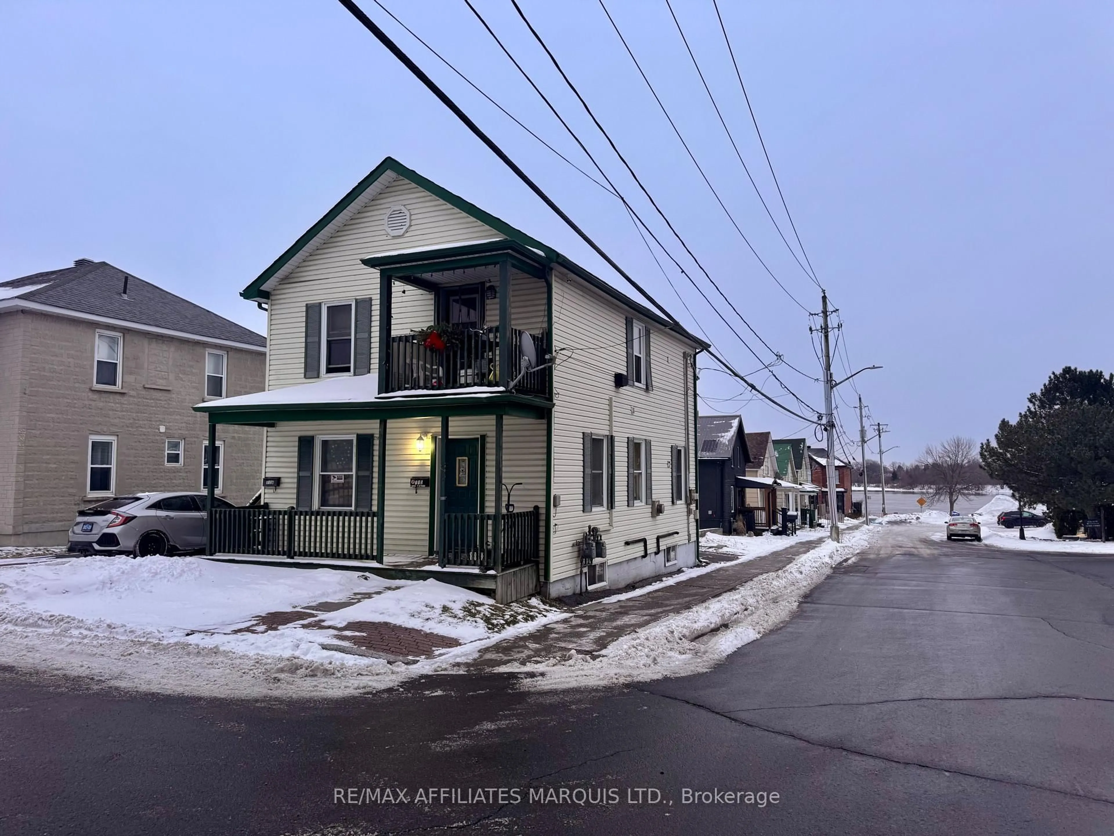 Unknown for 115 Prince Albert St, Cornwall Ontario K6H 1J4