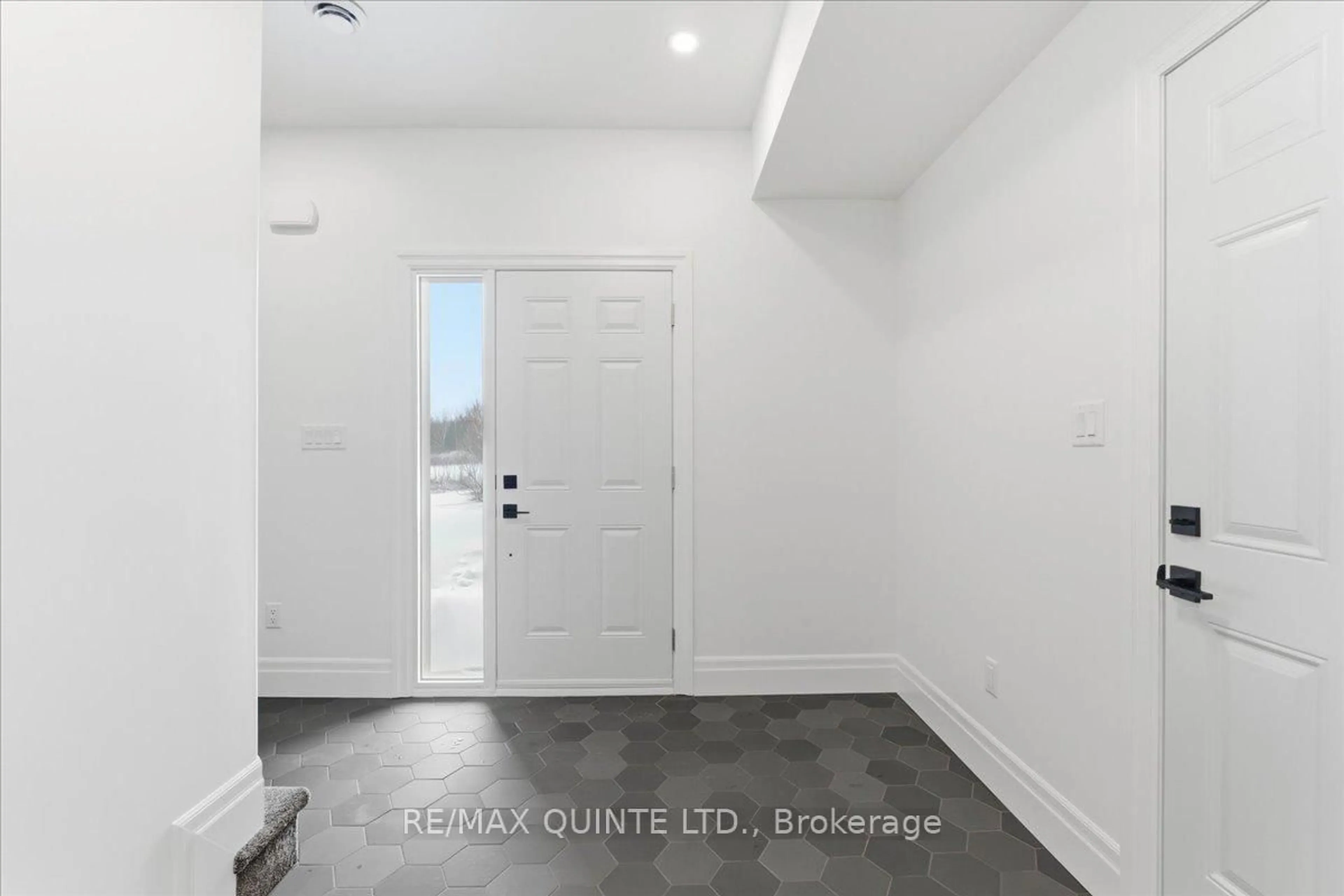 Indoor entryway for 113 Buchanan St, Prince Edward County Ontario K0K 2T0