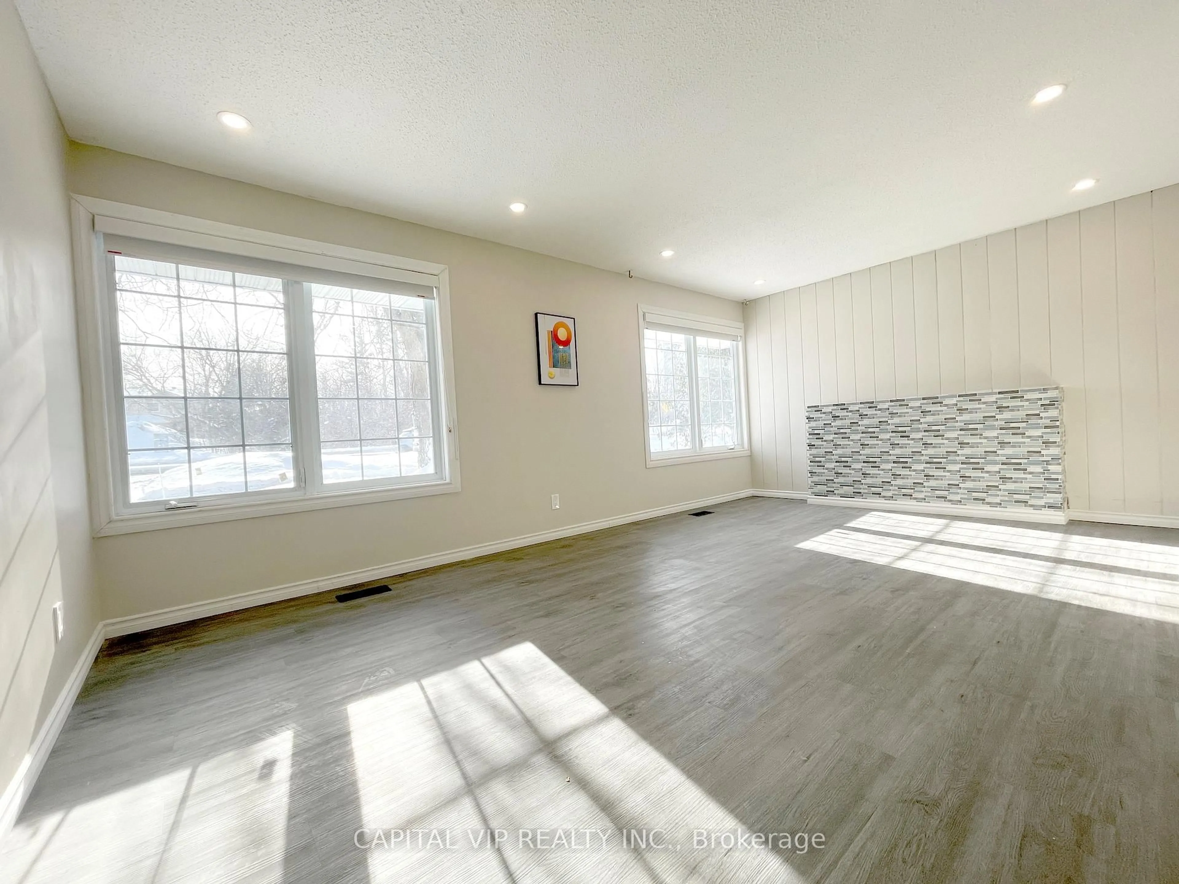 A pic of a room for 2367 Baseline Rd, Ottawa Ontario K2C 0E2