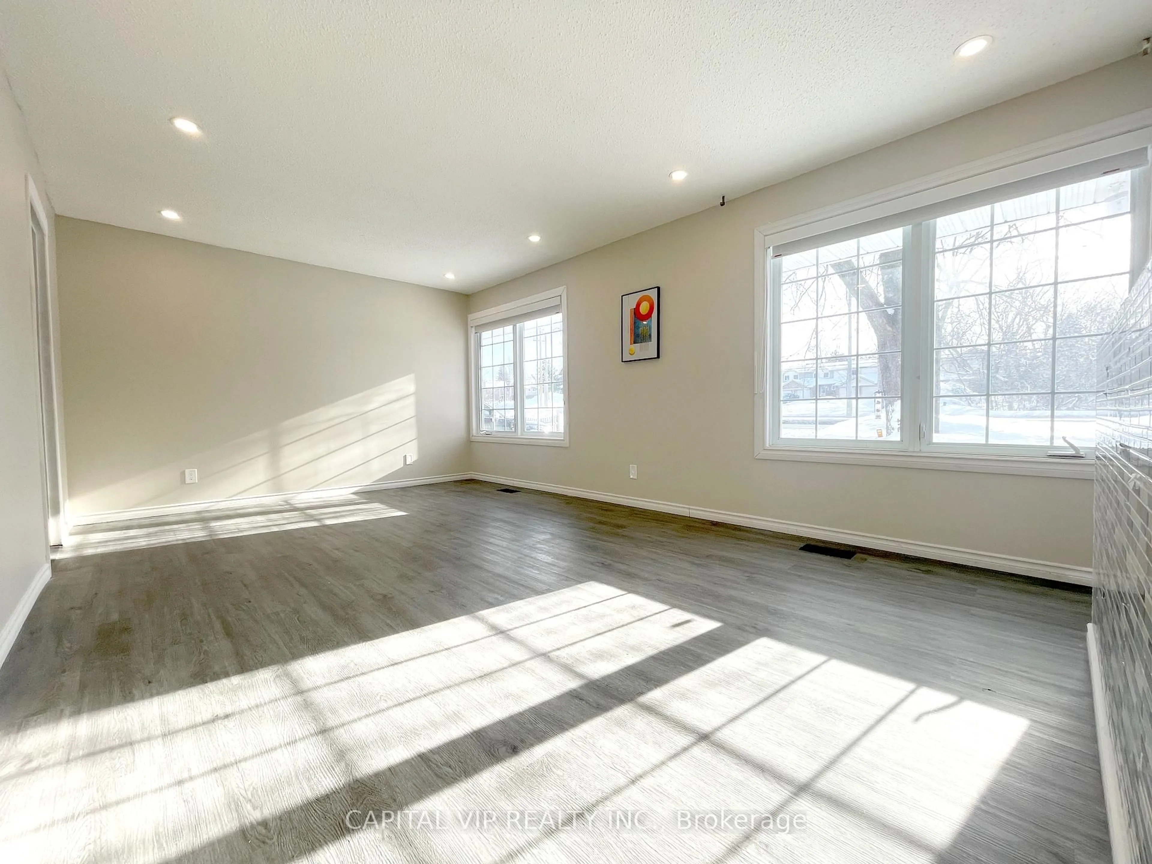 A pic of a room for 2367 Baseline Rd, Ottawa Ontario K2C 0E2