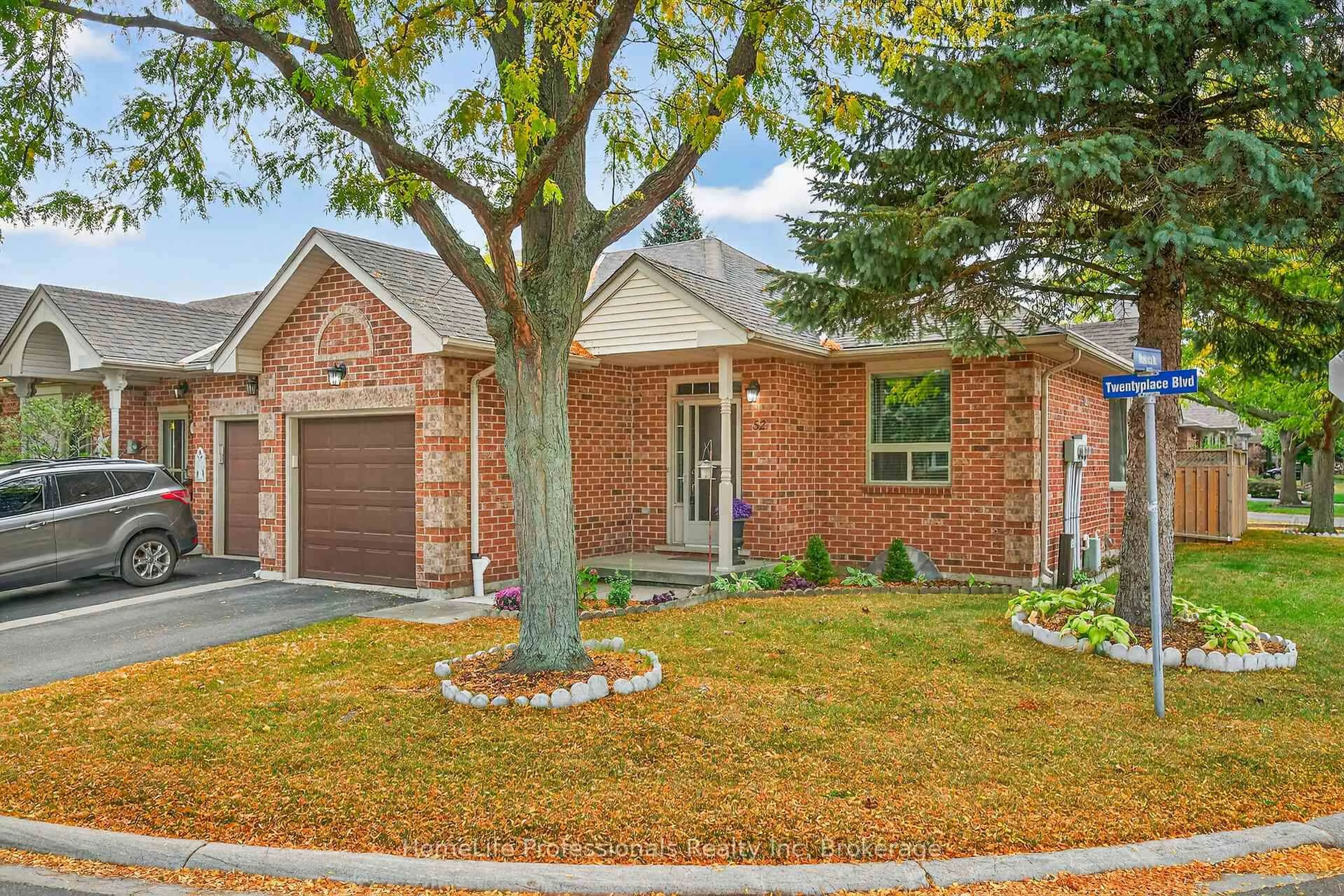 Home with brick exterior material, street for 52 Twentyplace Blvd #28, Hamilton Ontario L0R 1W0
