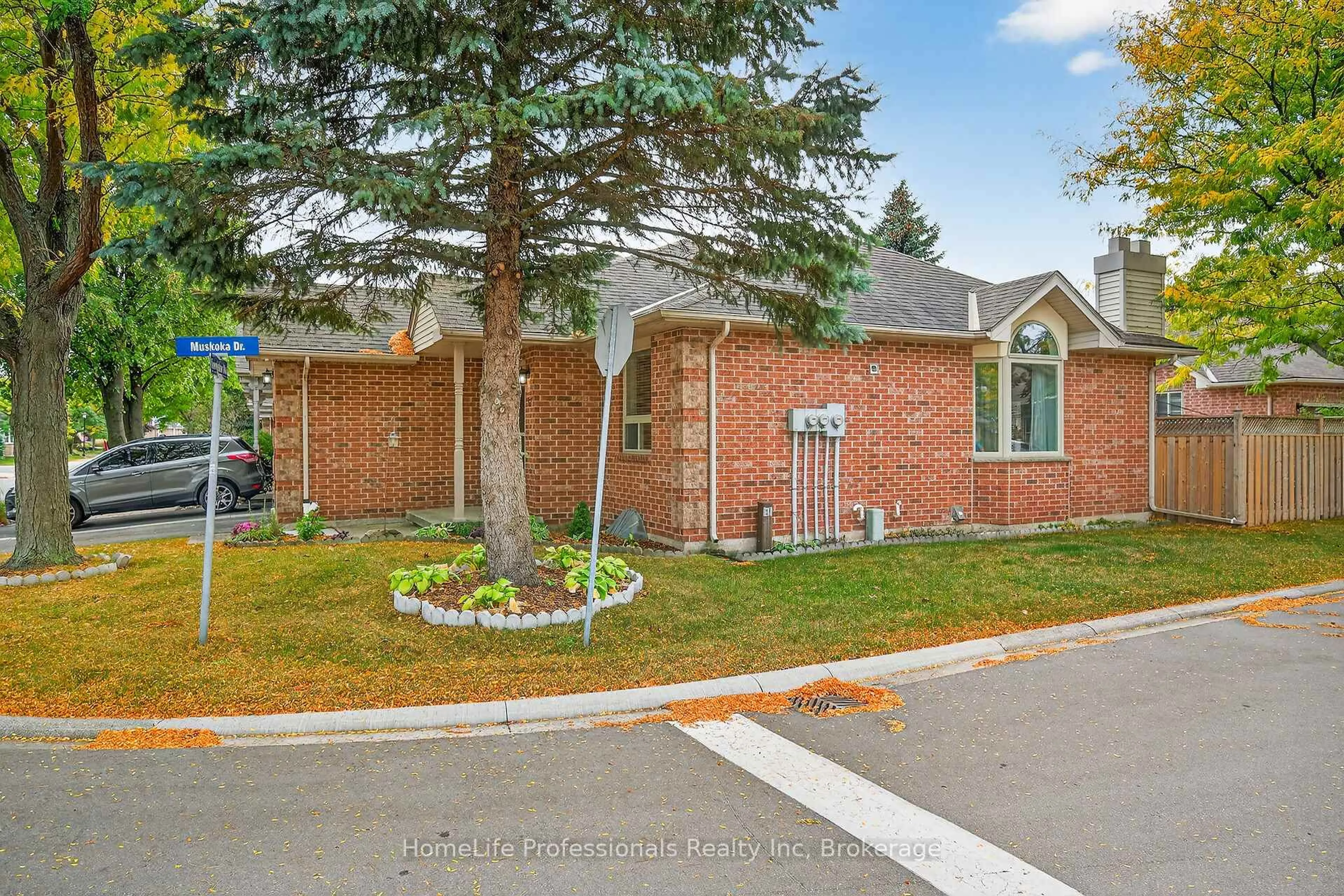 Home with brick exterior material, street for 52 Twentyplace Blvd #28, Hamilton Ontario L0R 1W0