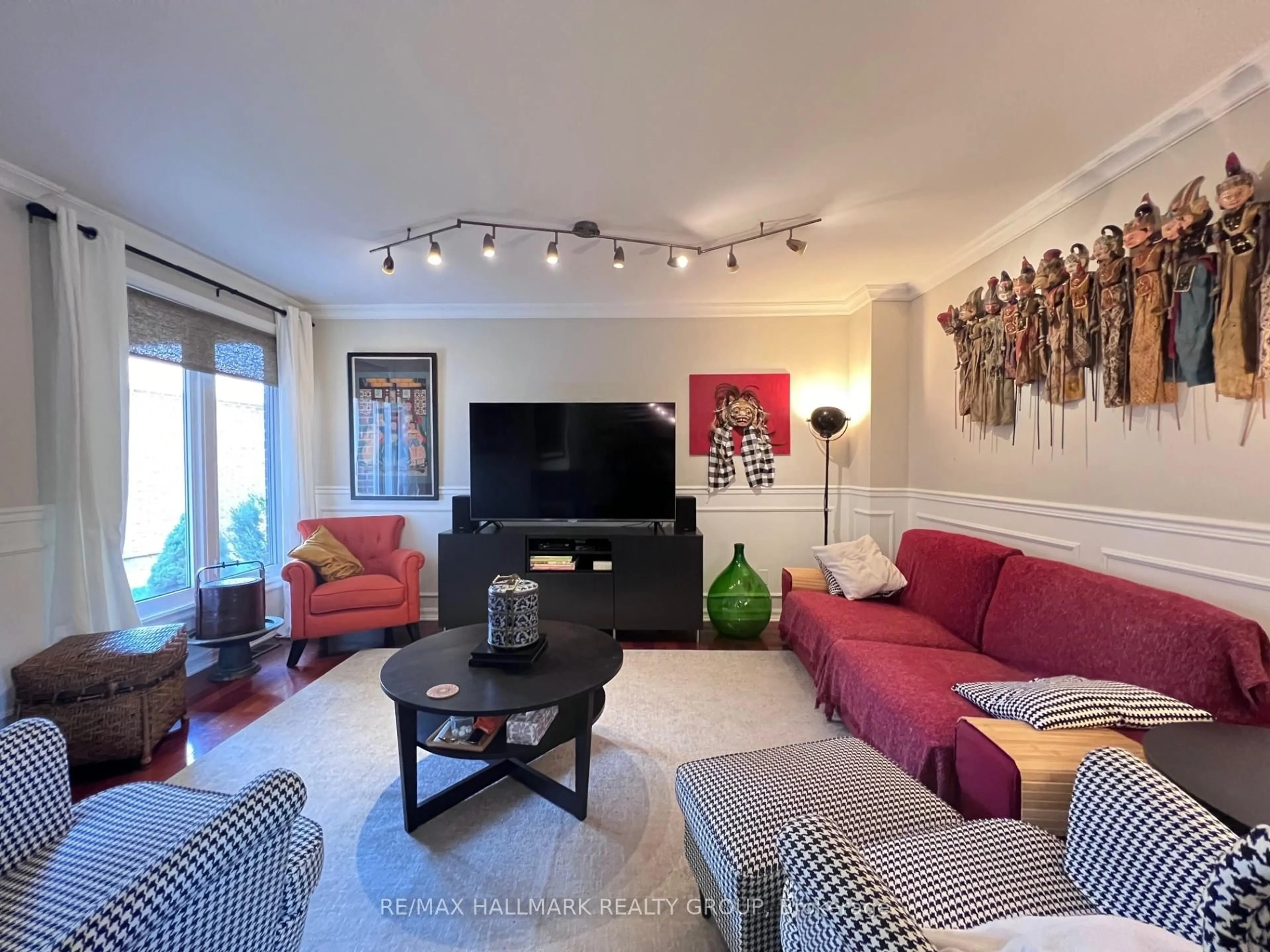 Living room with furniture, unknown for 4 Cadence Gate, Ottawa Ontario K2M 1G9