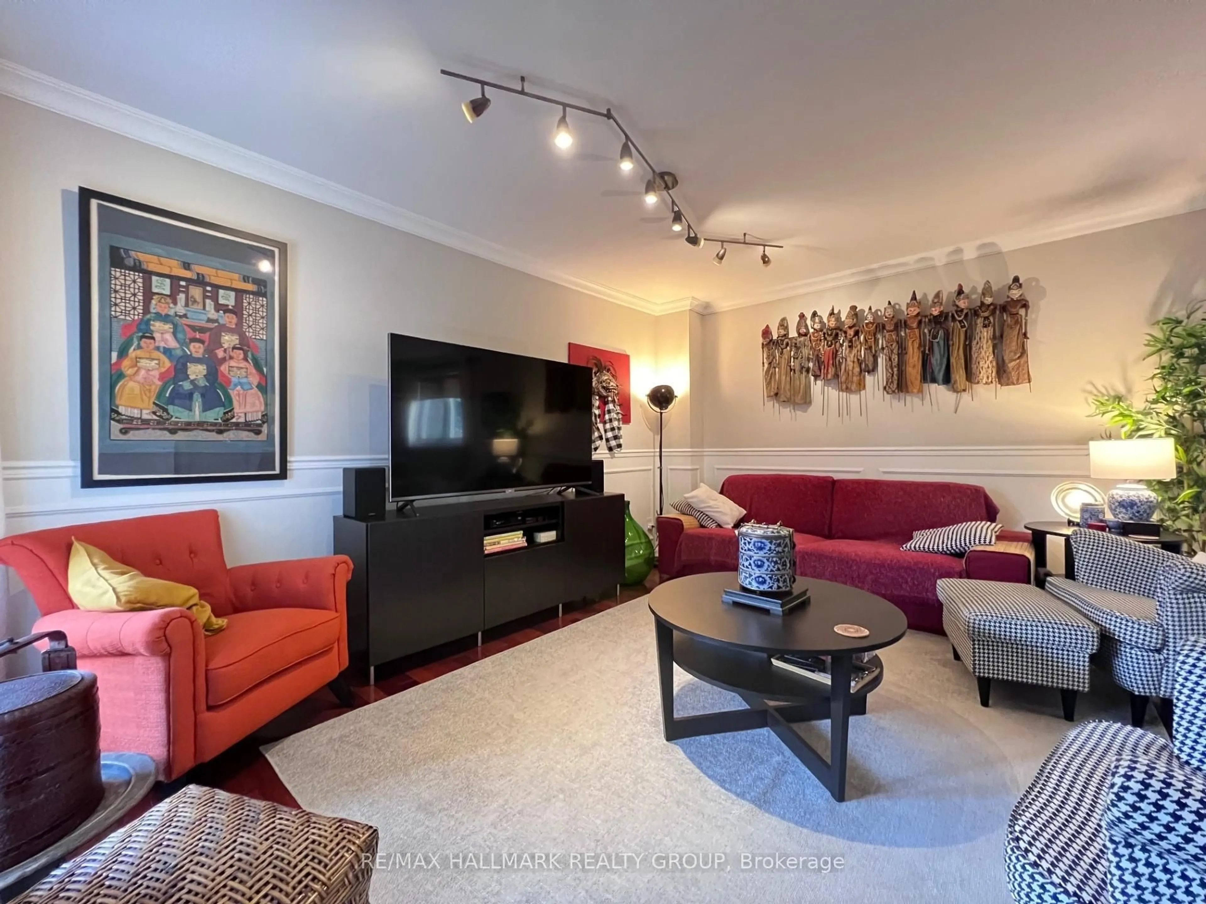 Living room with furniture, unknown for 4 Cadence Gate, Ottawa Ontario K2M 1G9