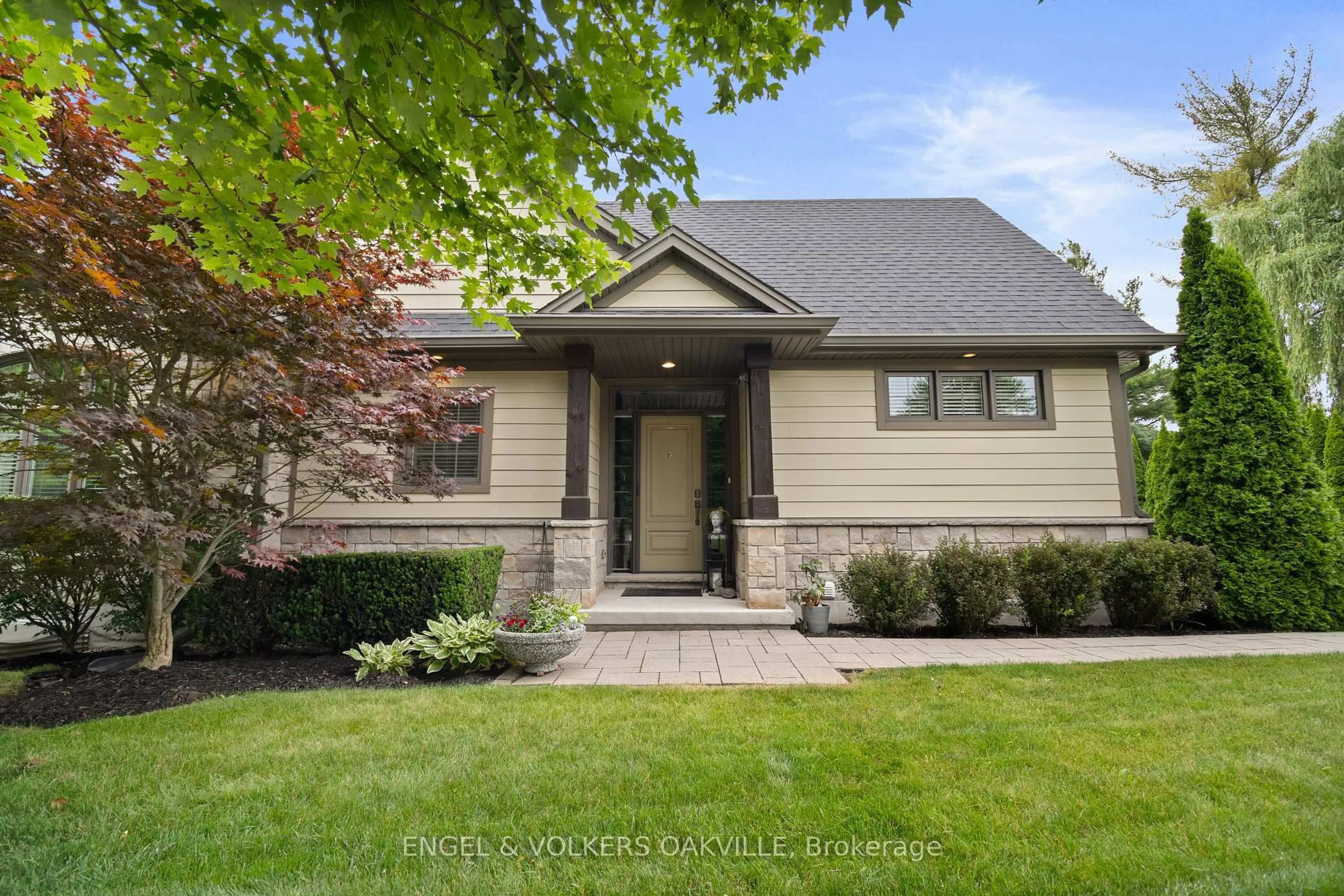 Home with brick exterior material, street for 2 Sawmill Lane, Niagara-on-the-Lake Ontario L0S 1J1