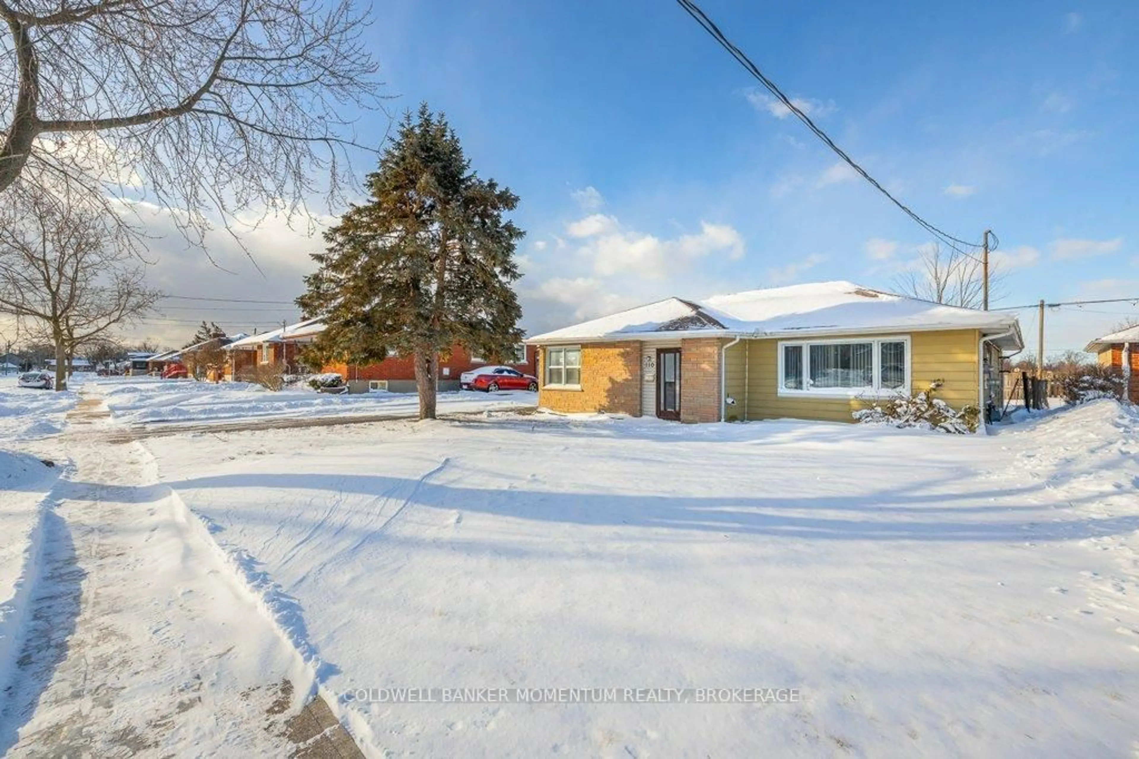 A pic from outside/outdoor area/front of a property/back of a property/a pic from drone, street for 110 Clarke St, Port Colborne Ontario L3K 2G3