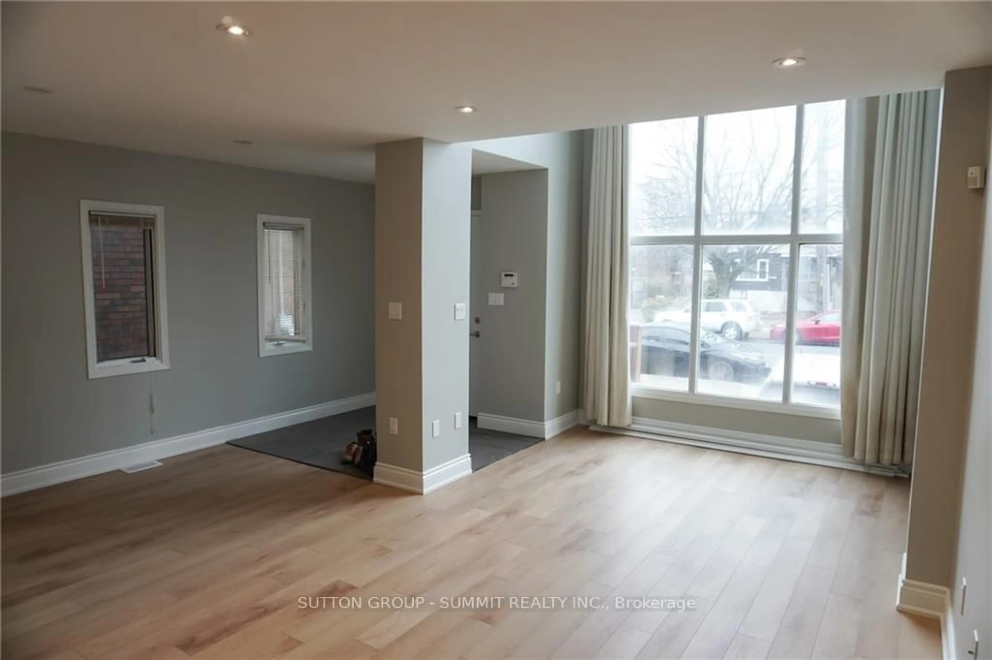 A pic of a room for 343 UPPER WENTWORTH St, Hamilton Ontario L9A 4T4