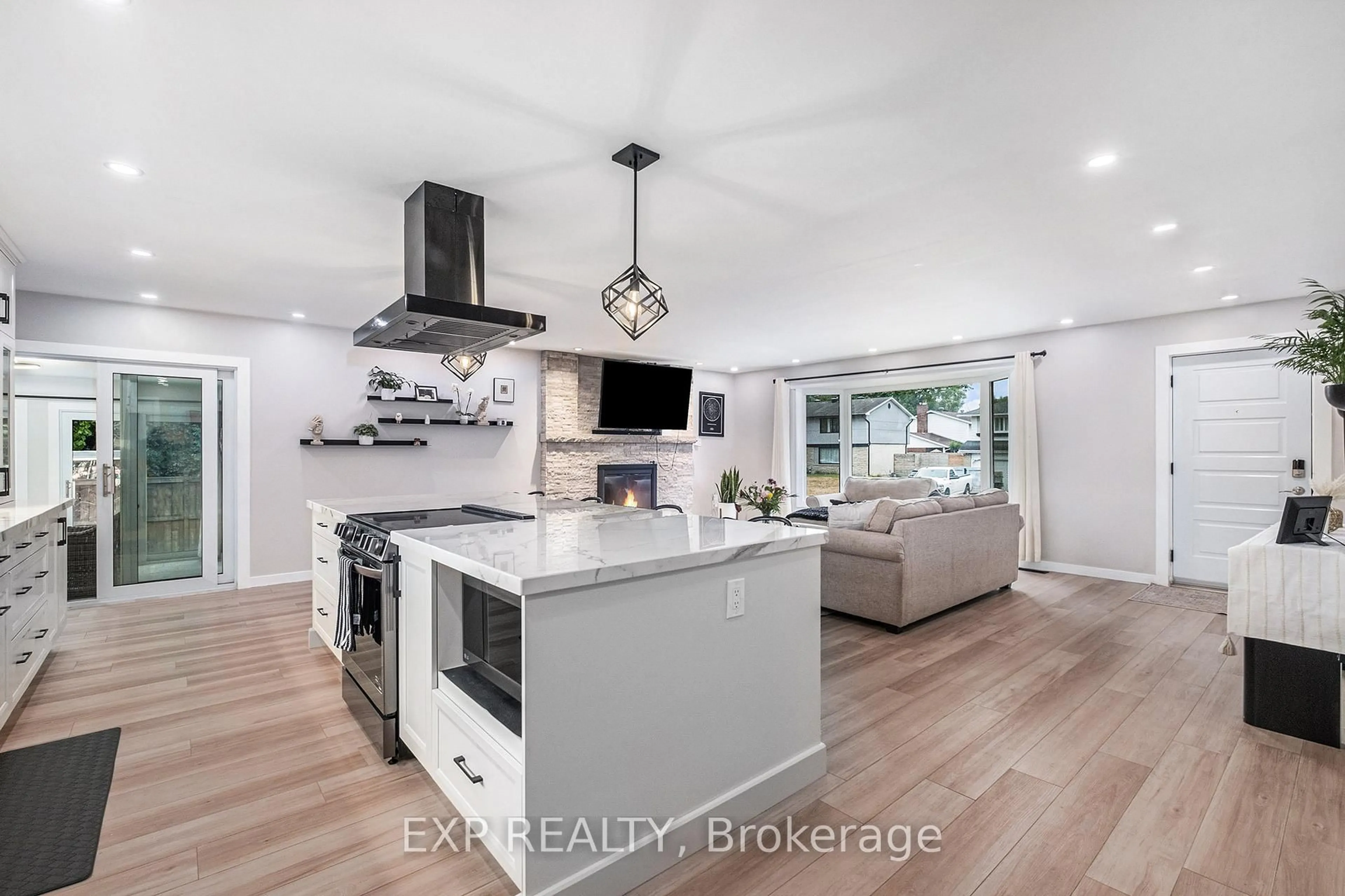 Open concept kitchen, ceramic/tile floor for 3 St Remy Dr, Barrhaven Ontario K2J 1A4