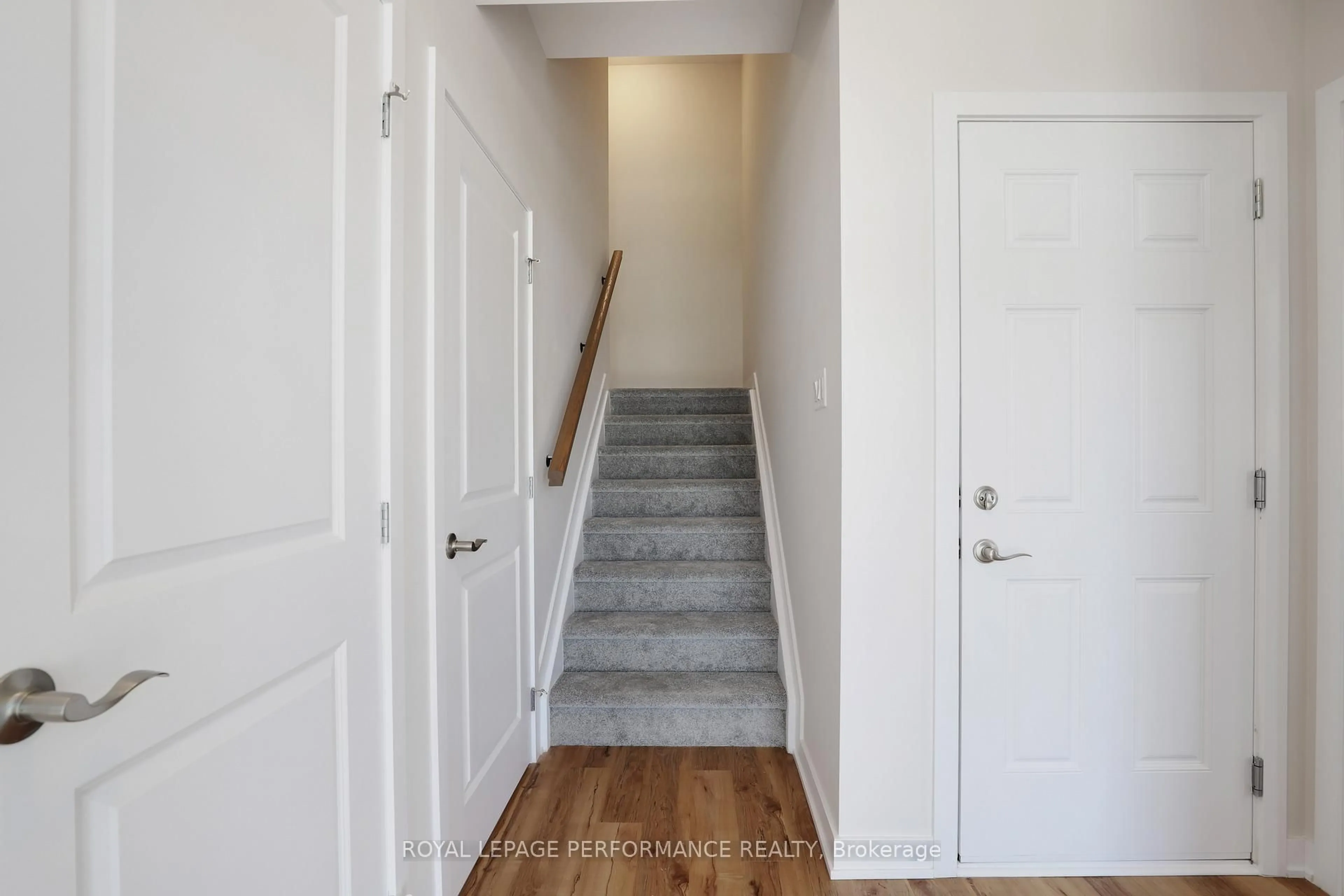 Indoor entryway for 1220 Flycatcher Private, Ottawa Ontario K1X 0M7