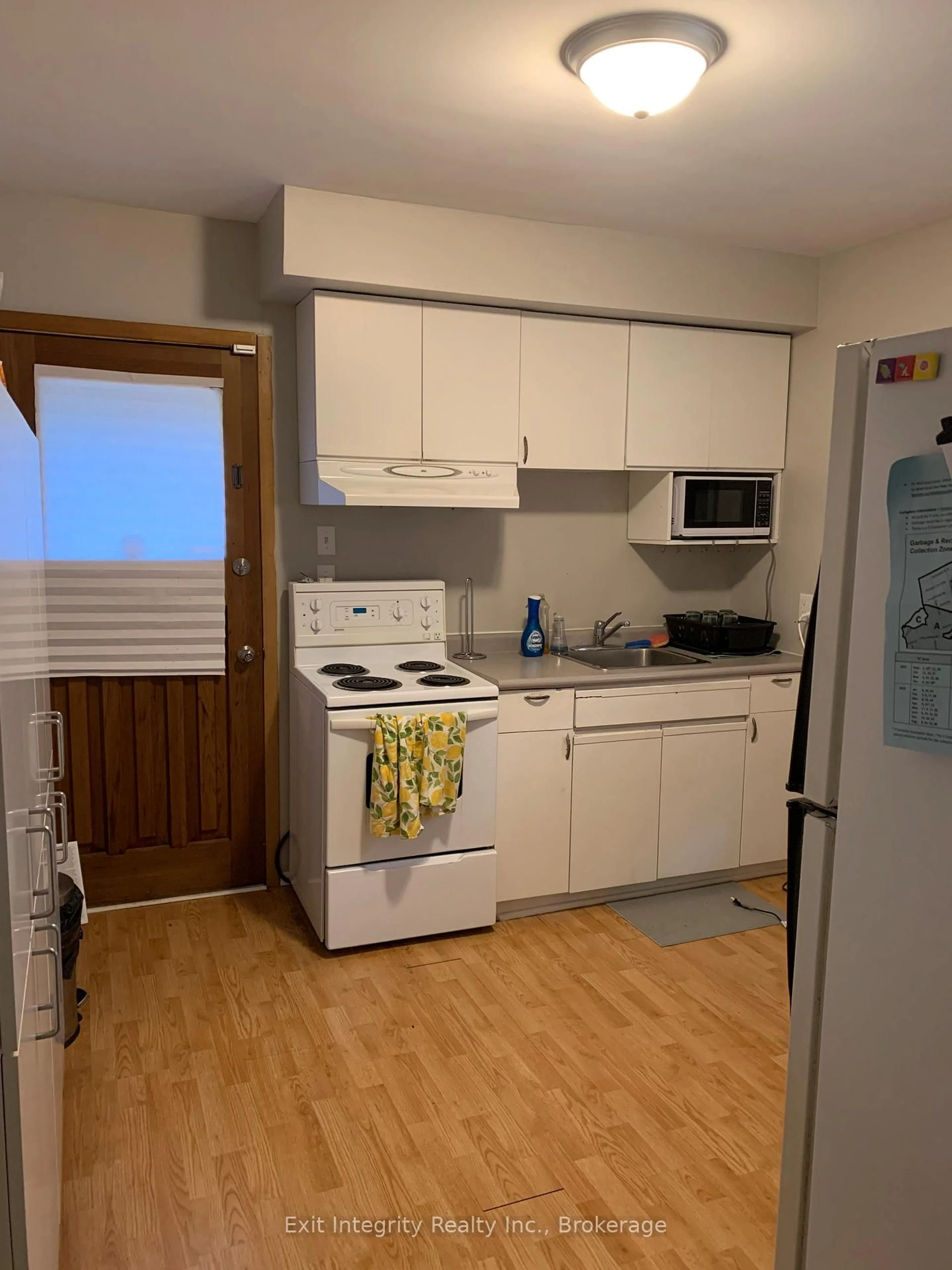 Standard kitchen, unknown for 4 Mcdonald Ave, London North Ontario N6G 1B1