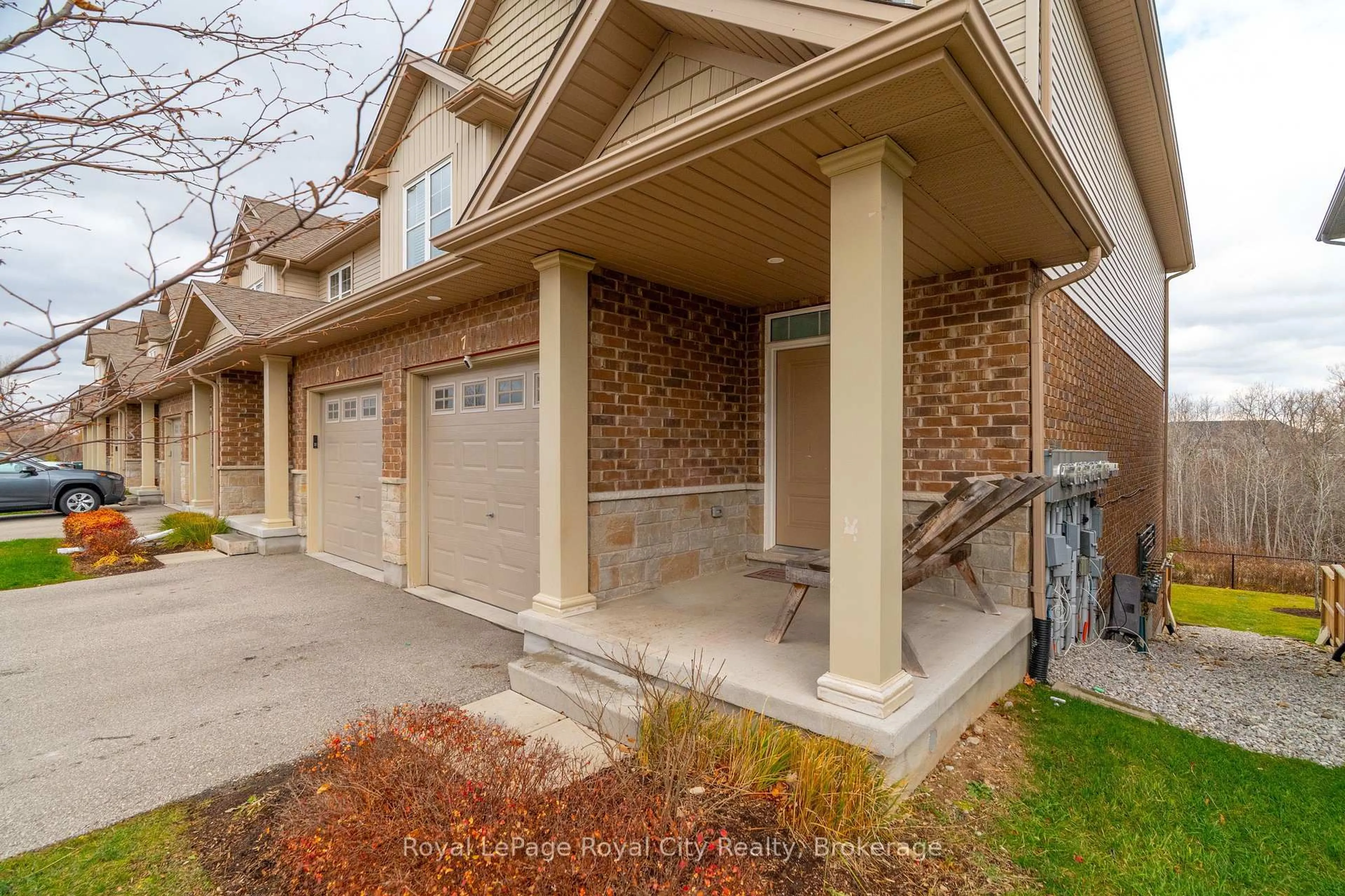 Home with brick exterior material, street for 269 Watson Pkwy #7, Guelph Ontario N1E 0R3
