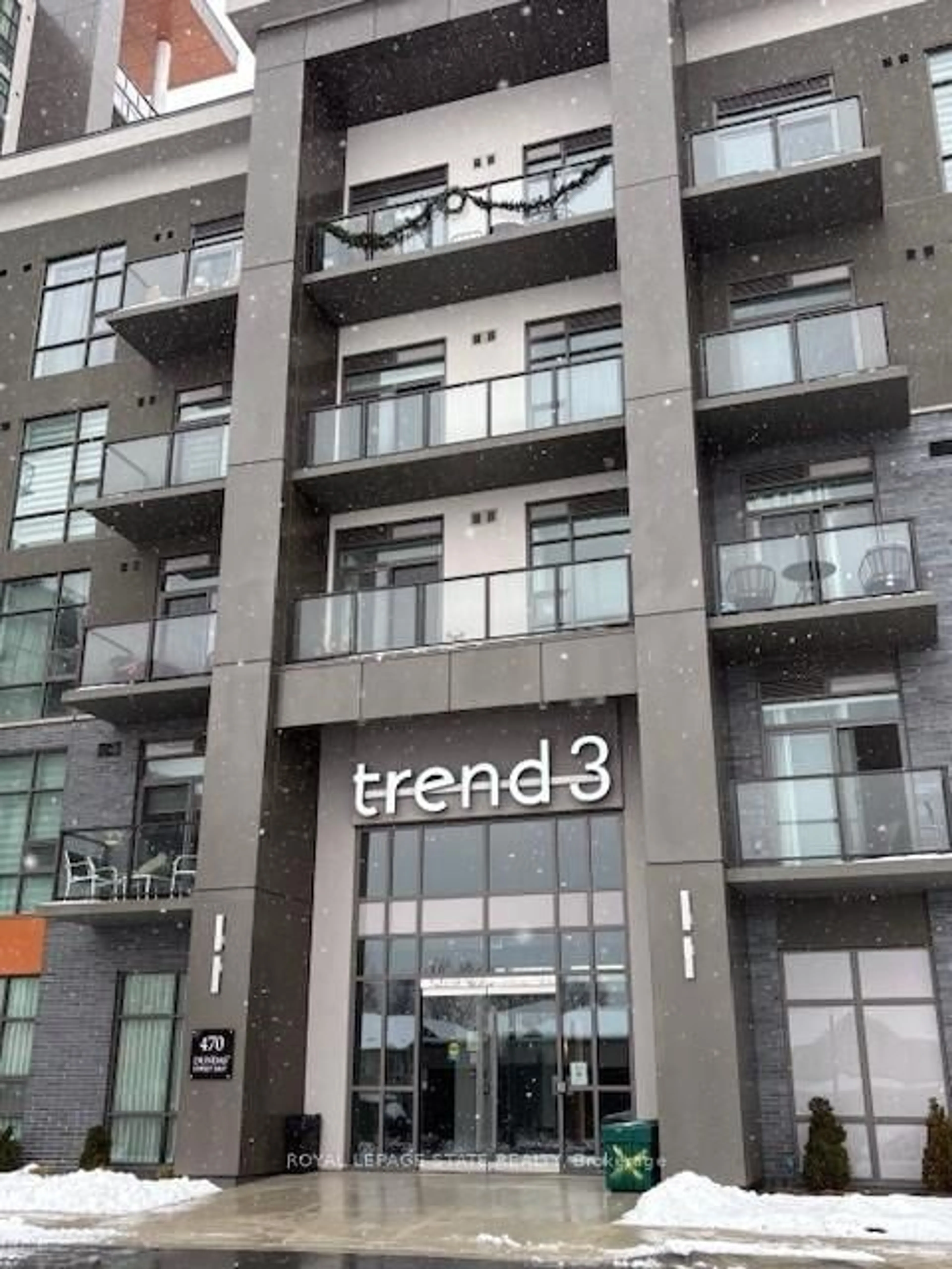 Indoor foyer for 470 Dundas St #1009, Hamilton Ontario L8B 2A6