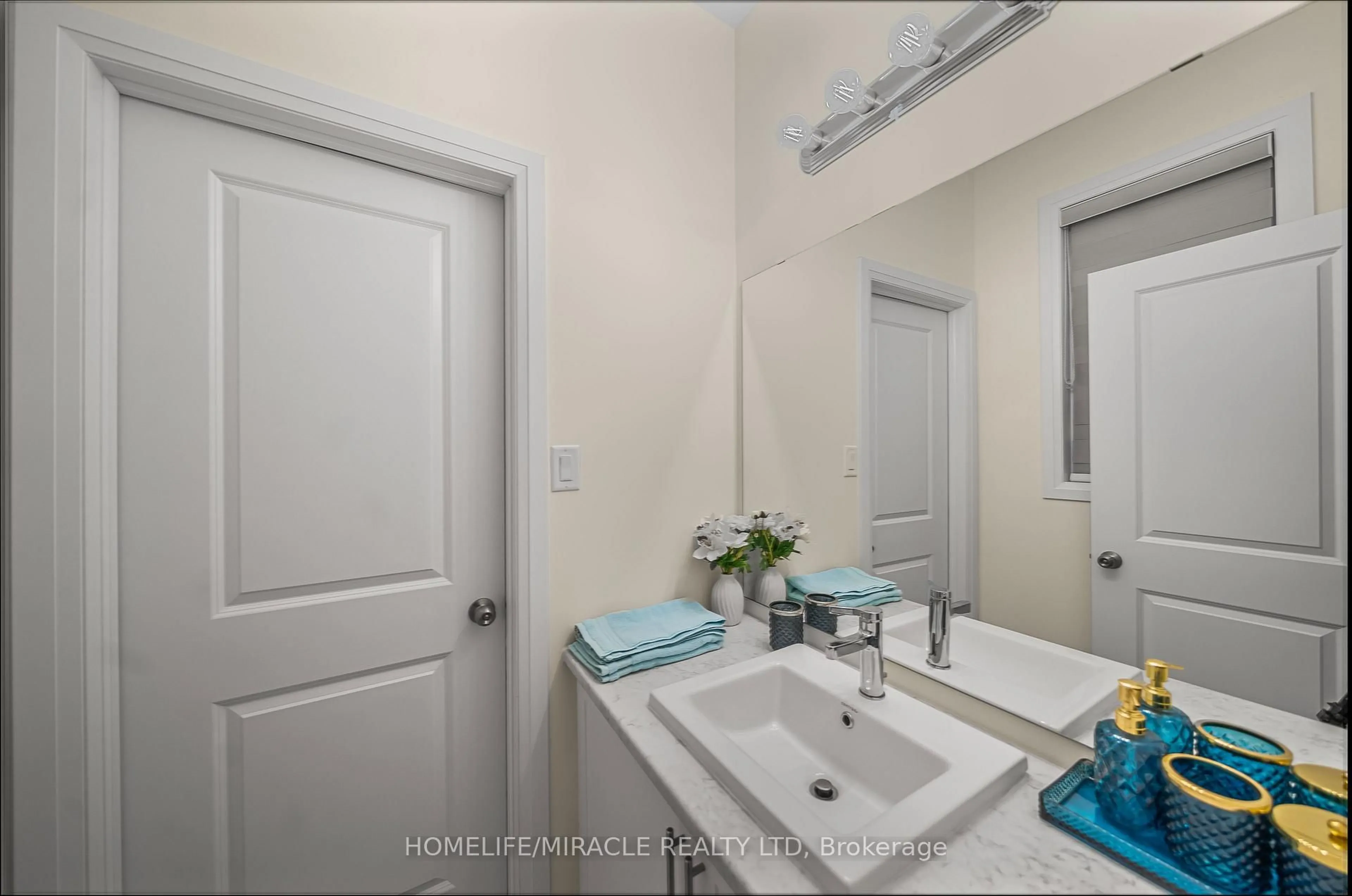 Standard bathroom, ceramic/tile floor for 166 Country Club Dr, Bath Ontario K0H 1G0