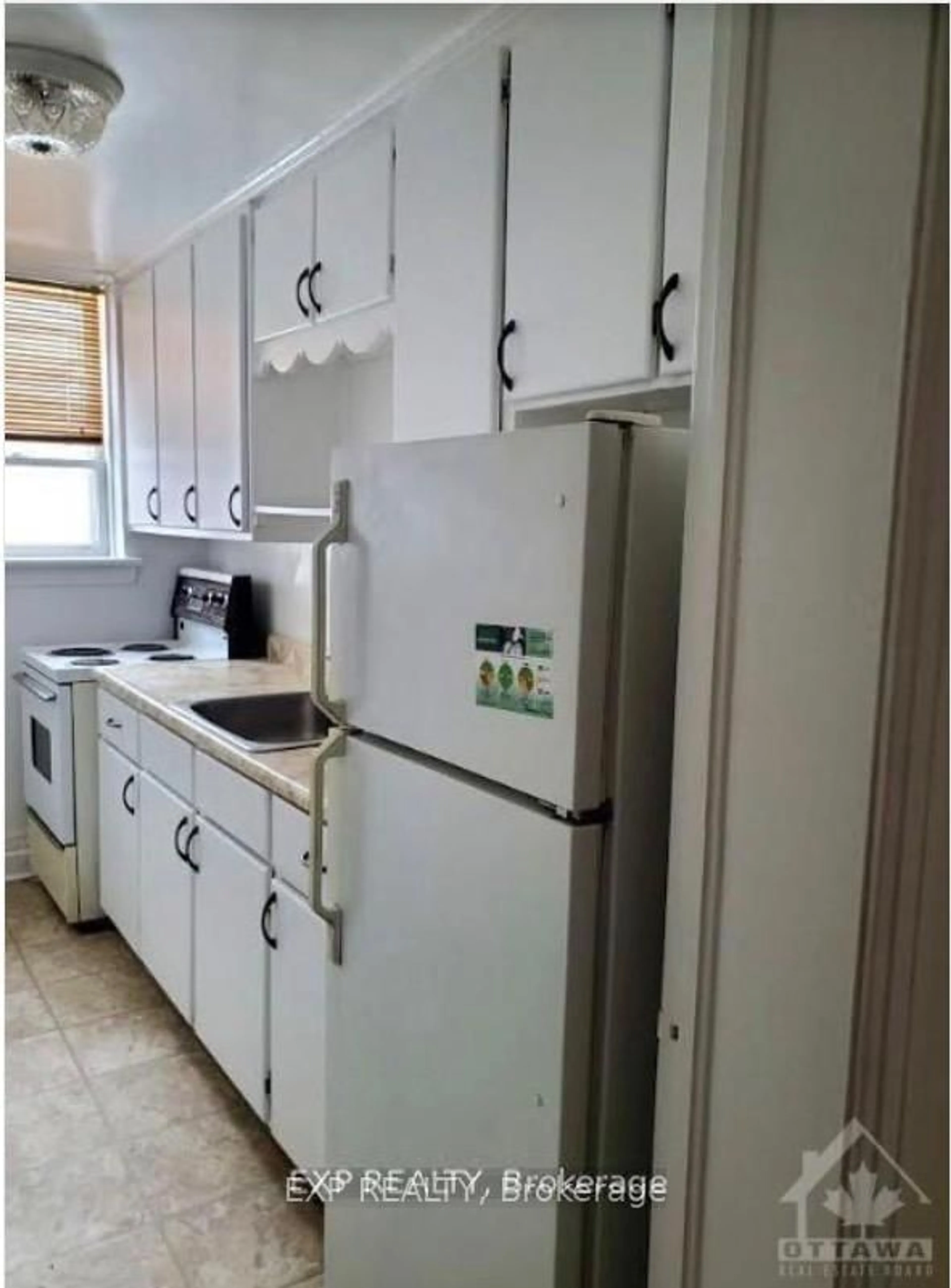 Standard kitchen, unknown for 879 Kirkwood Ave, Ottawa Ontario K1Z 5Y3