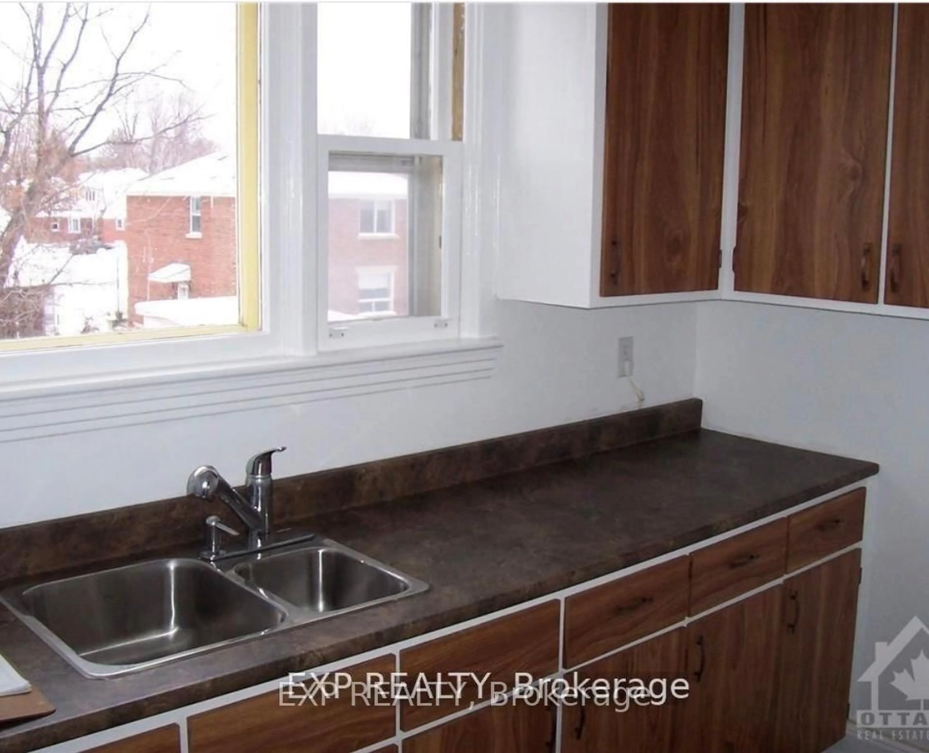 Standard kitchen, unknown for 879 Kirkwood Ave, Ottawa Ontario K1Z 5Y3