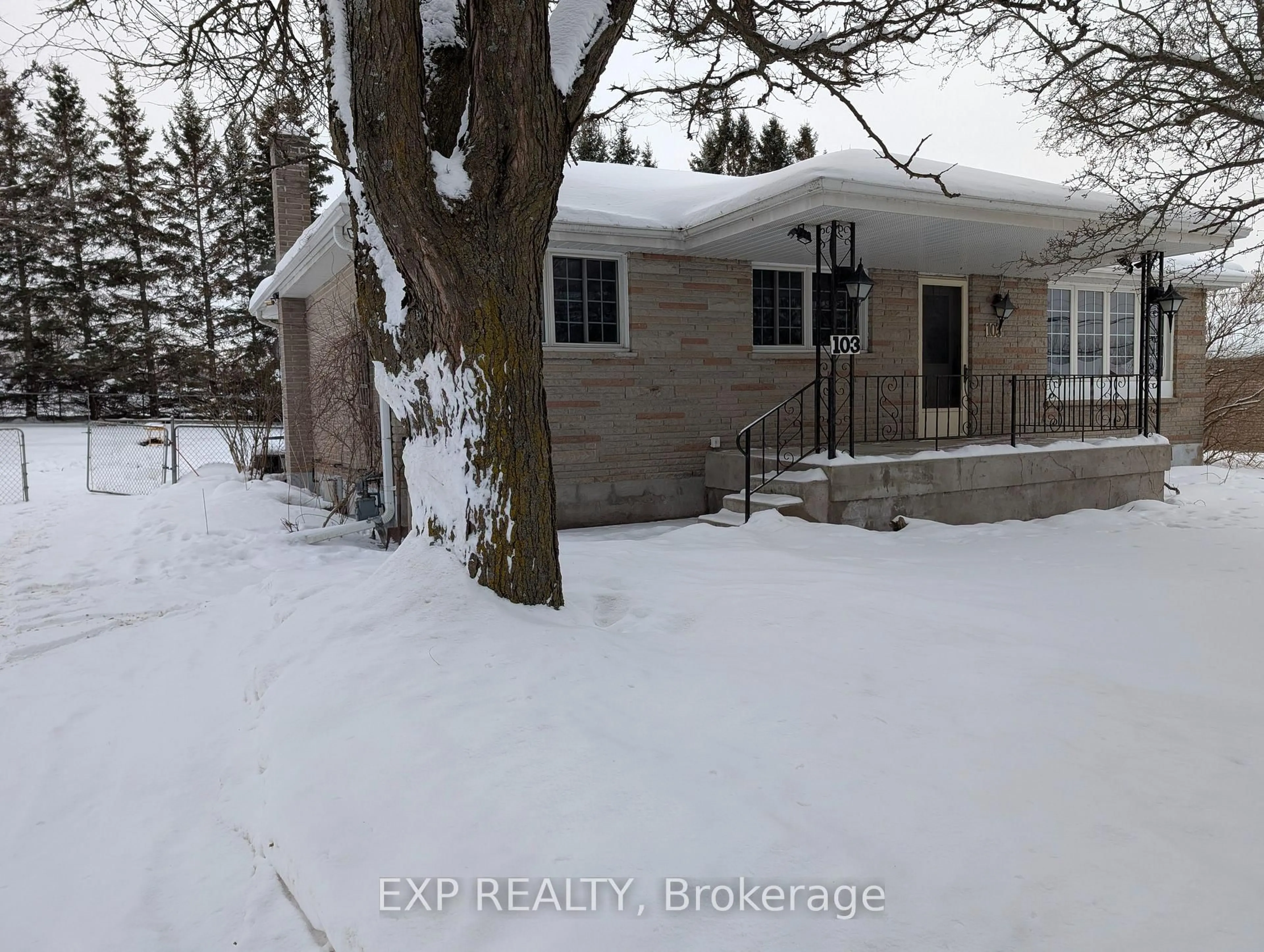 A pic from outside/outdoor area/front of a property/back of a property/a pic from drone, street for 103 BRIDGE St, Selwyn Ontario K0L 2H0
