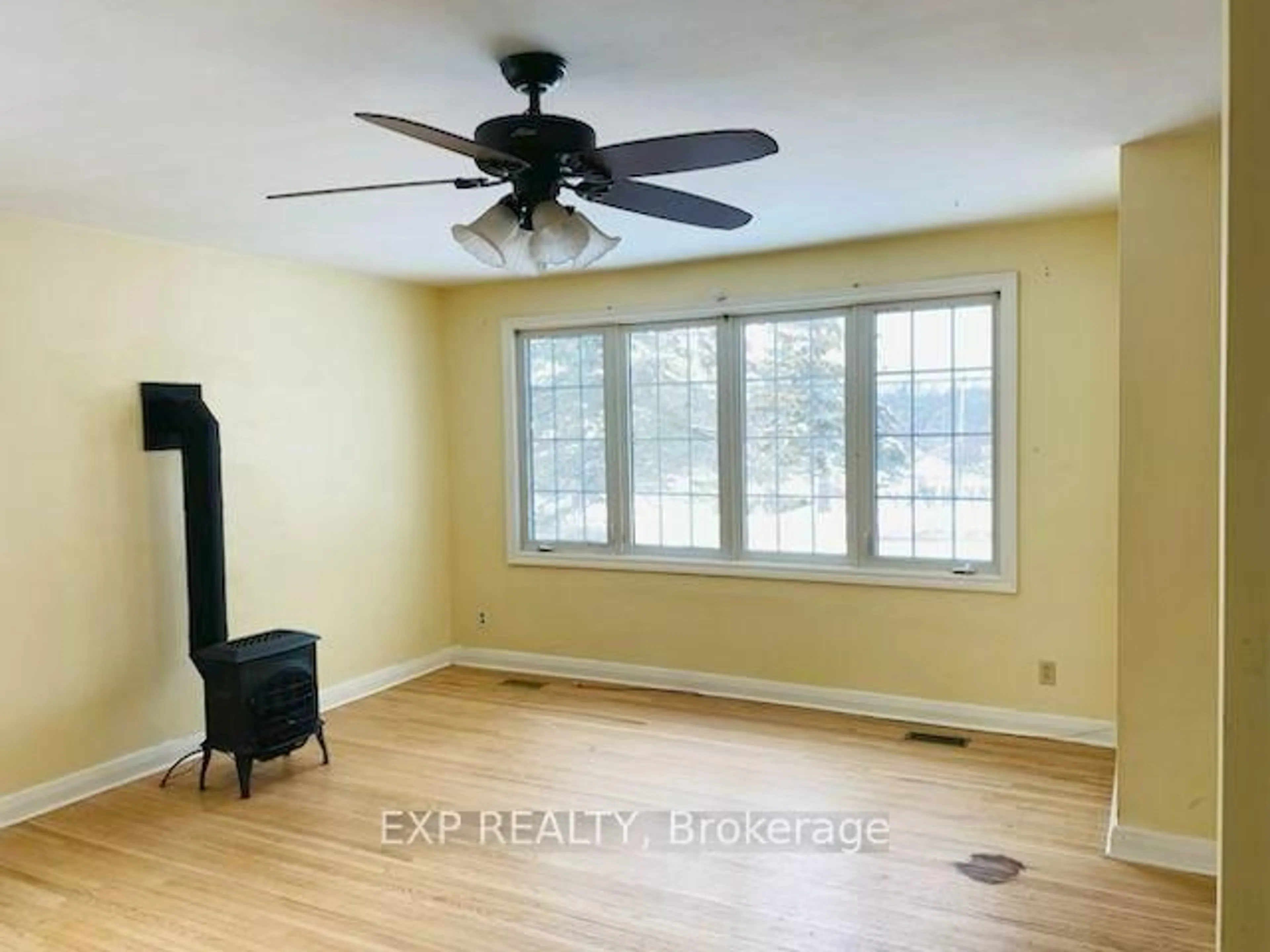 A pic of a room for 103 BRIDGE St, Selwyn Ontario K0L 2H0