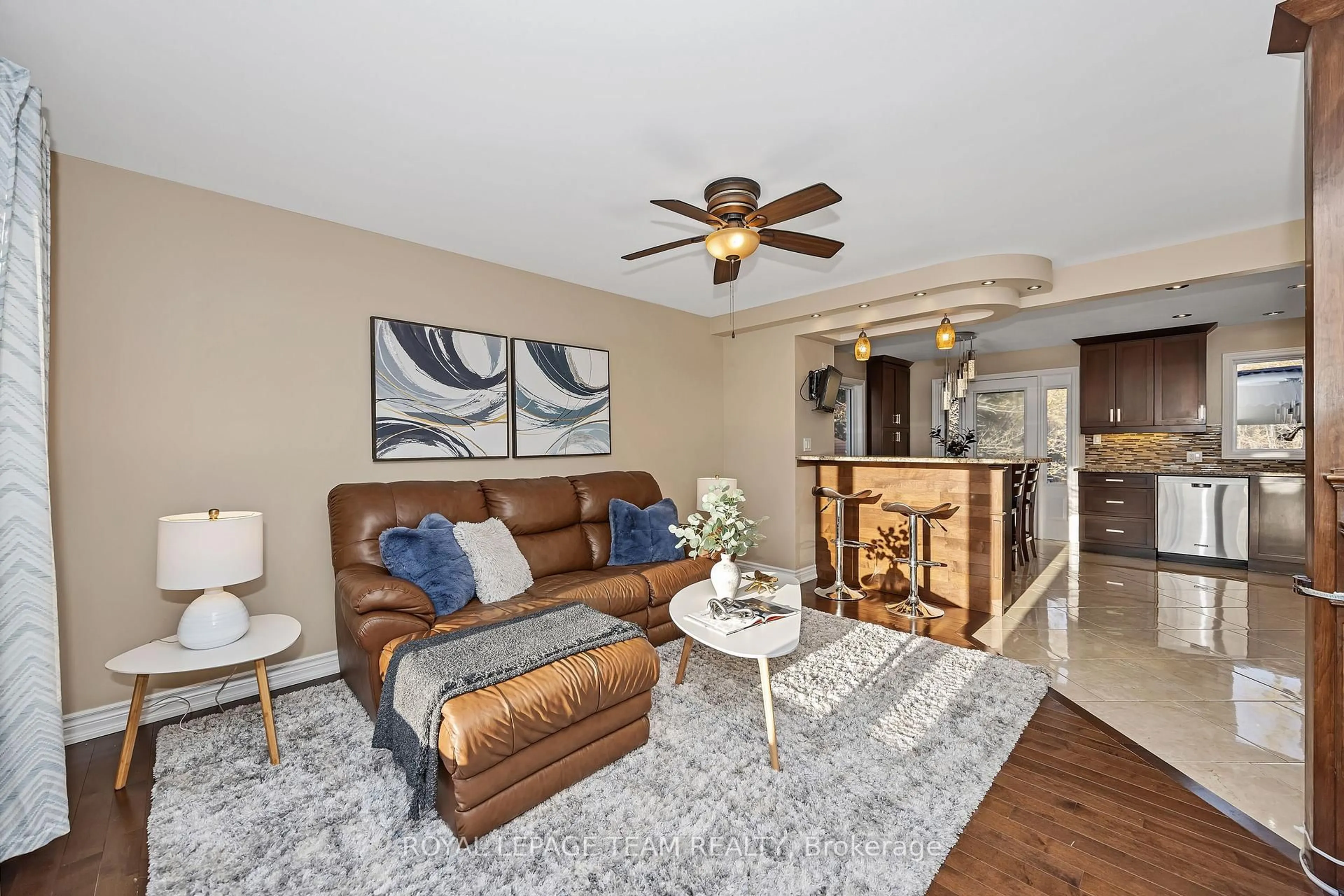 Living room with furniture, unknown for 1115 Des Cerisiers St, Clarence-Rockland Ontario K4K 1K9